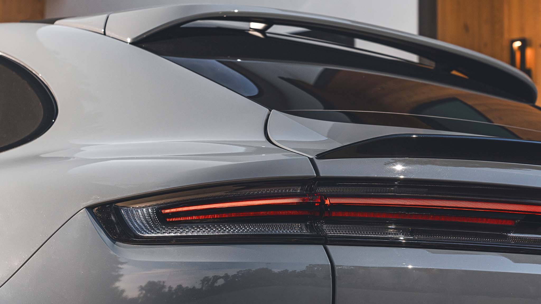 012 2025 porsche cayenne gts tailight