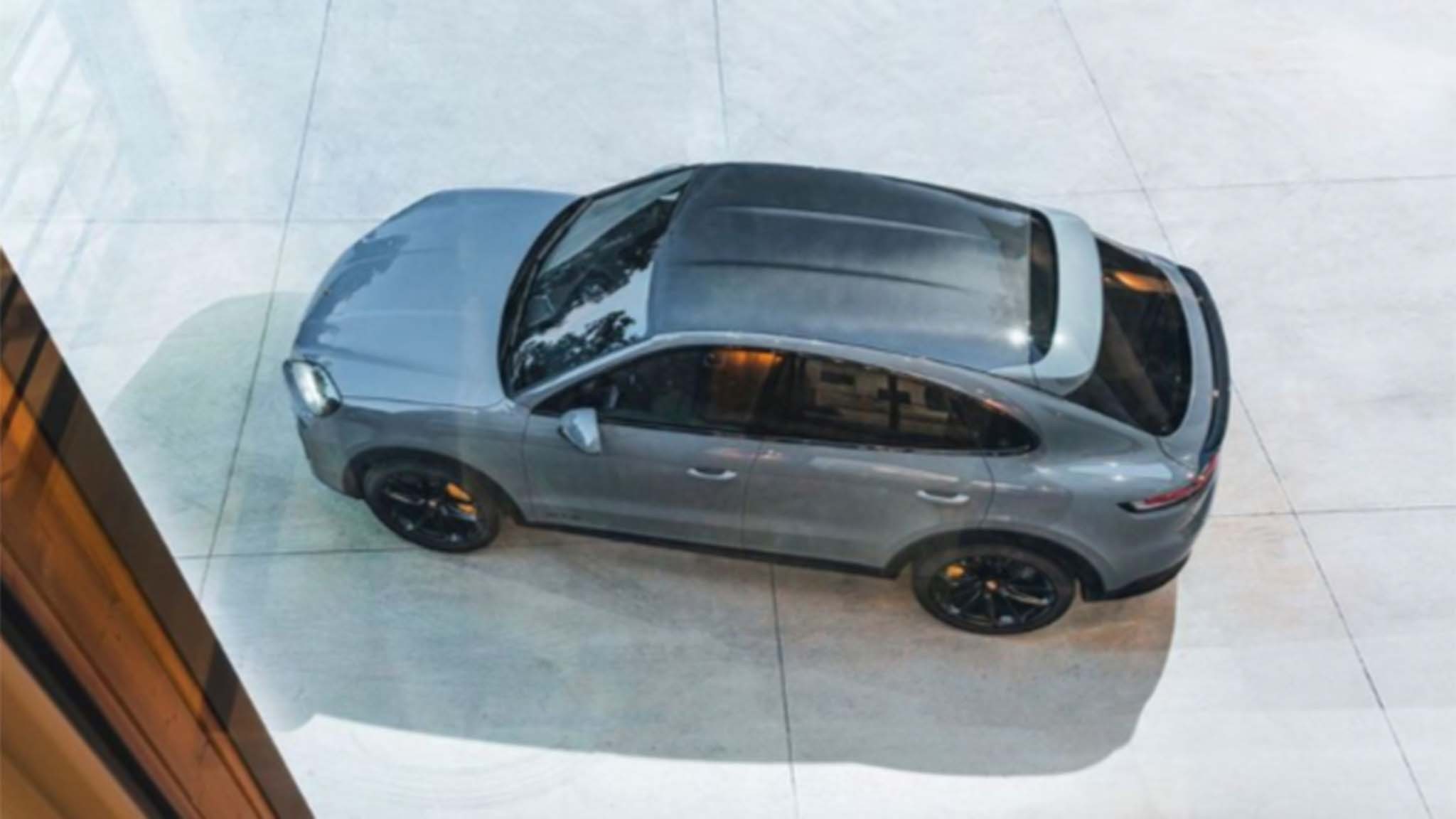 033 2025 porsche cayenne gts top view