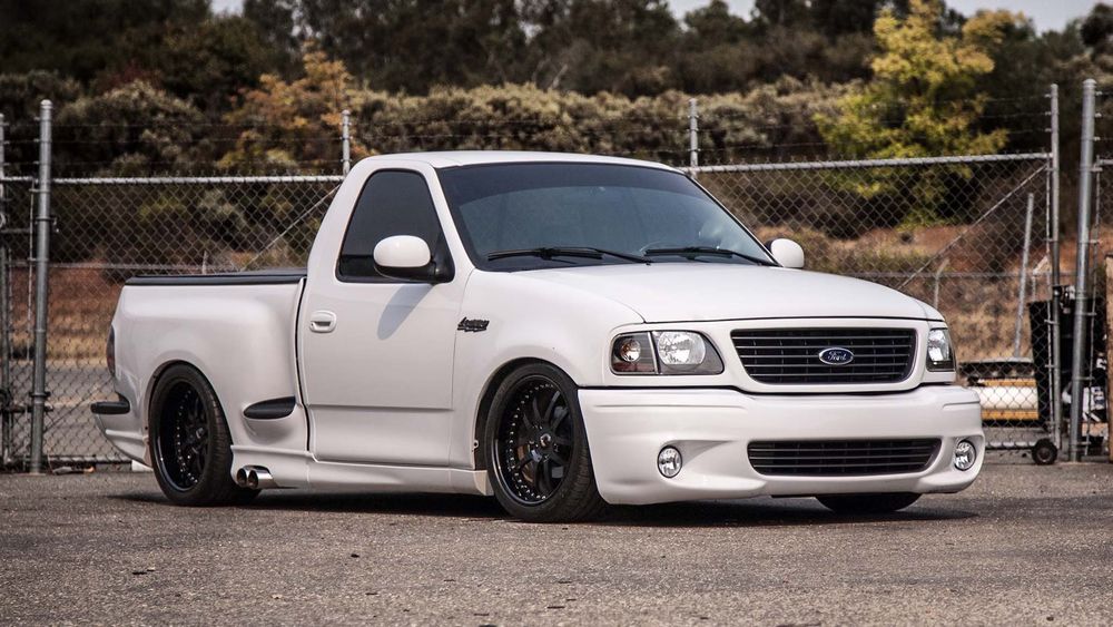 020 1999 Ford F 150 Lightning