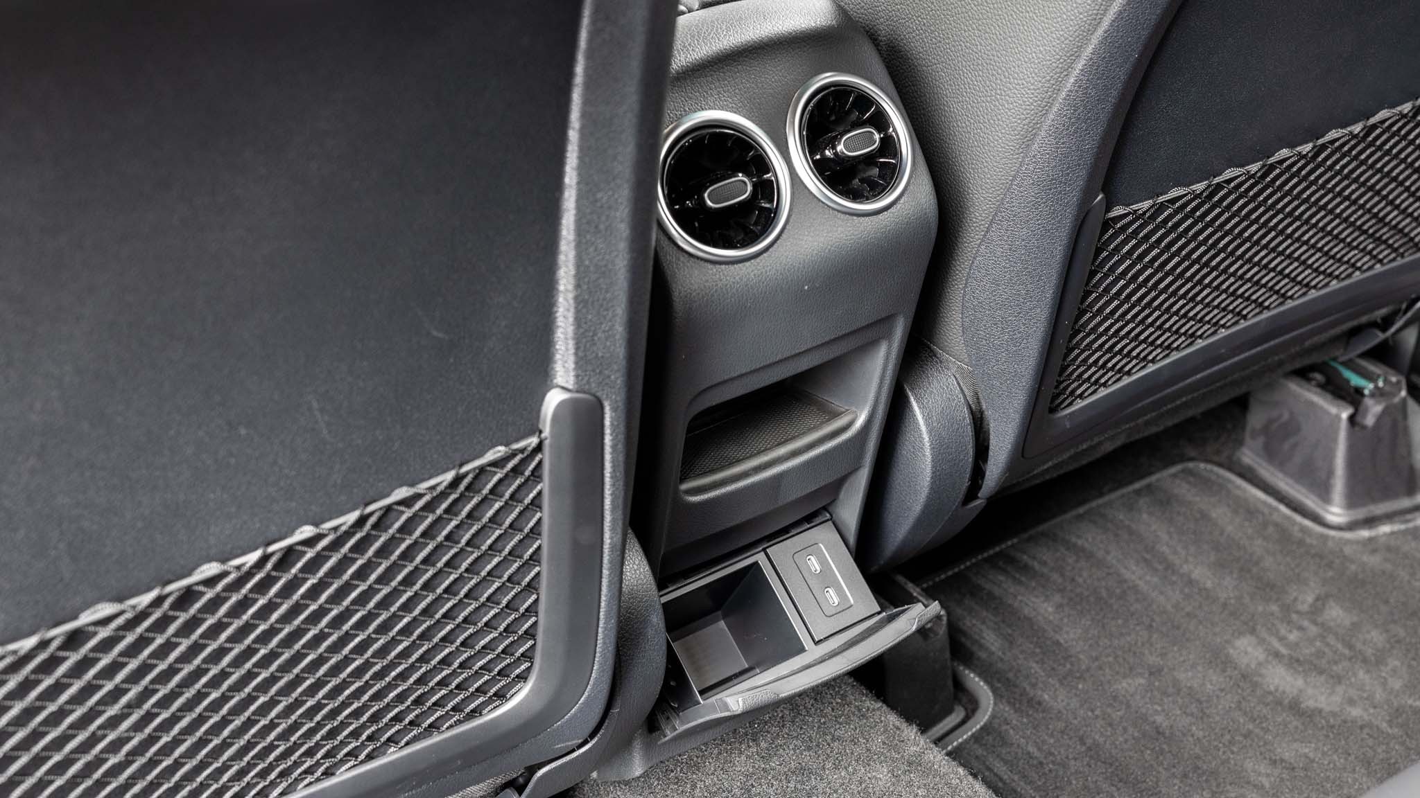 023 2024 Mercedes GLB250