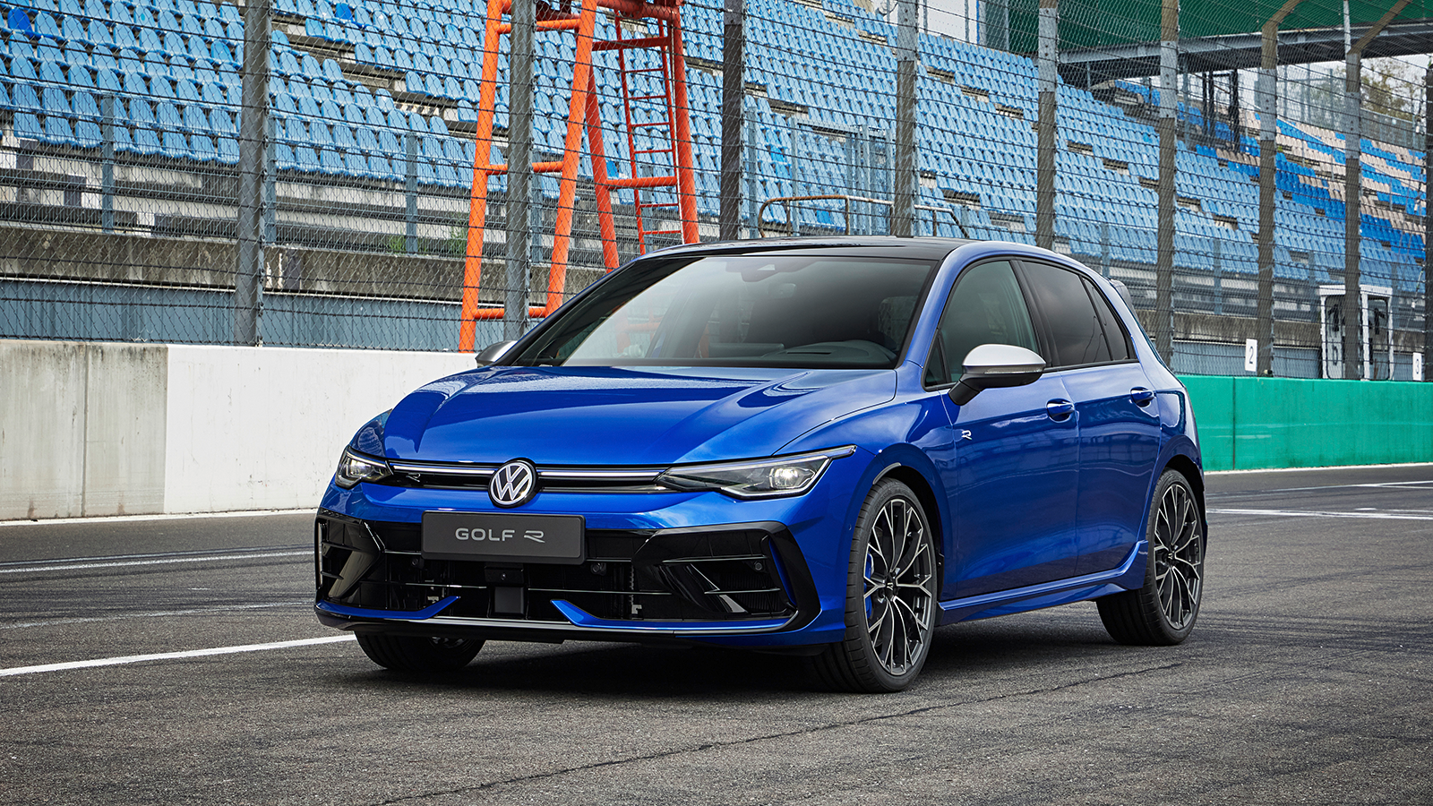 2025 Volkswagen Golf R hatch VW 11