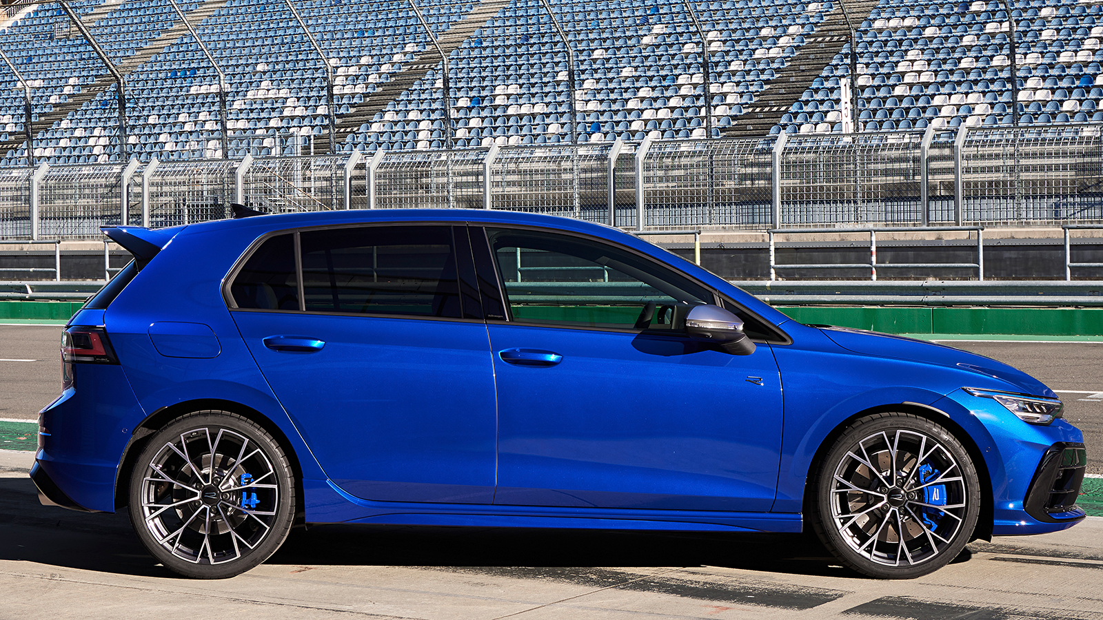 2025 Volkswagen Golf R hatch VW 13