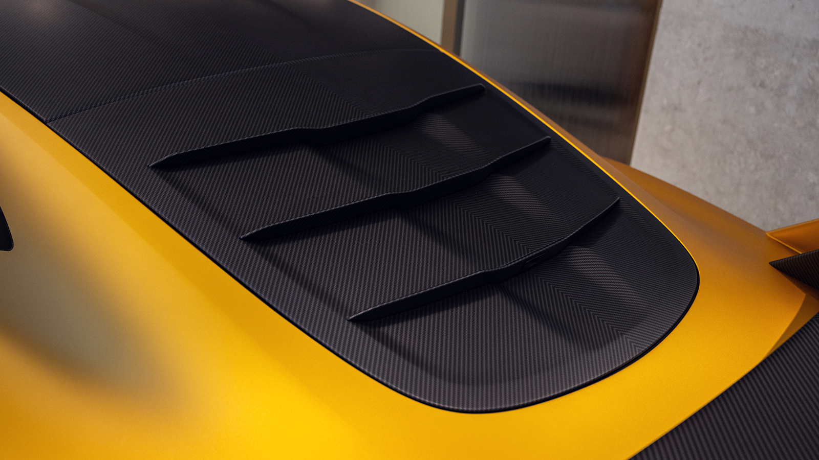 2025 Aston Martin Valiant Fernando Alonso 39