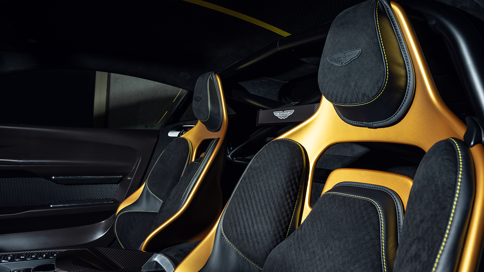 2025 Aston Martin Valiant Fernando Alonso 32