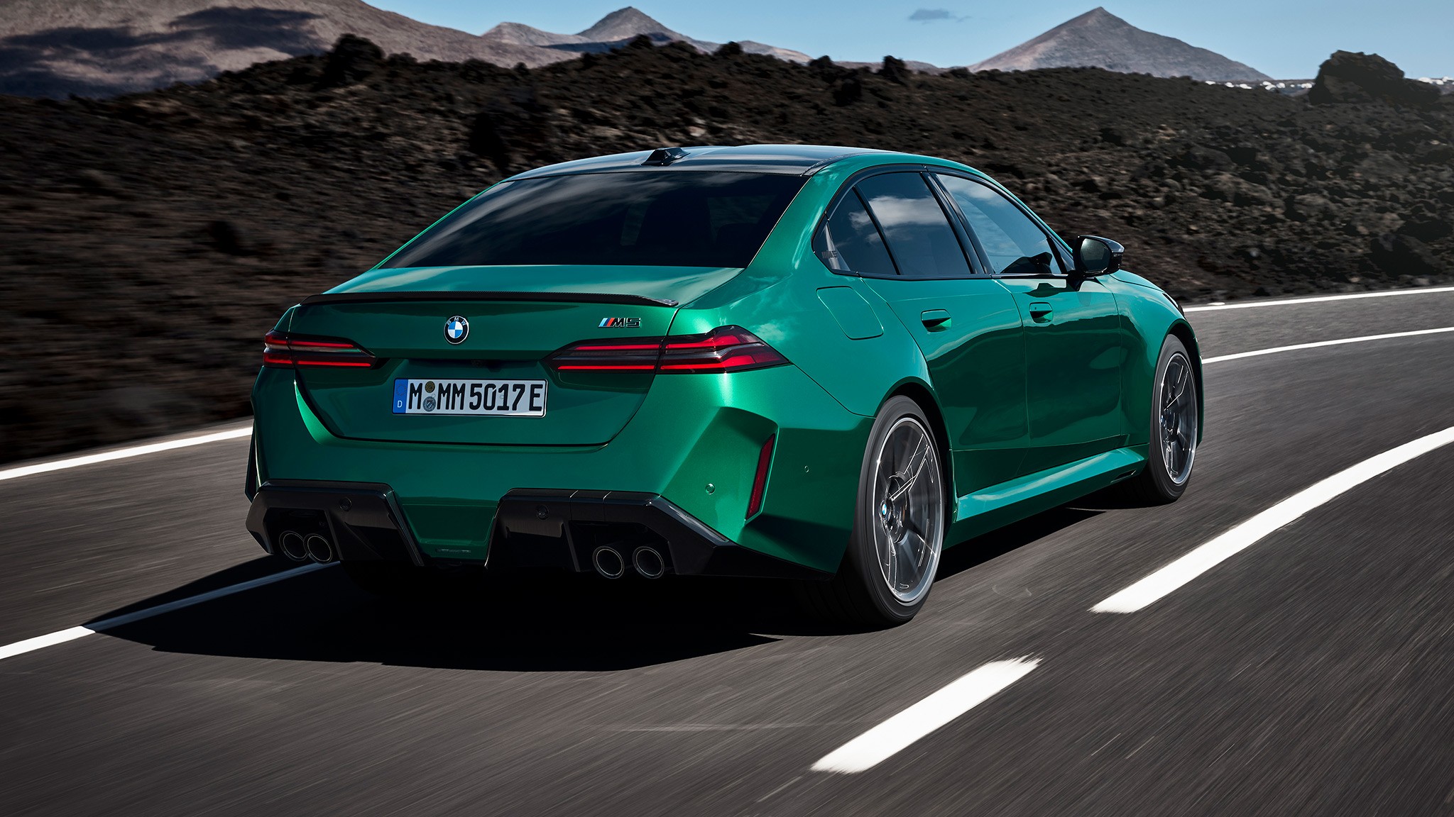 2025 BMW M5 sedan 10