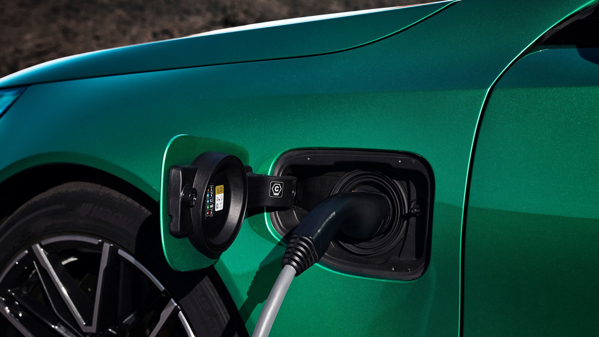 2025 BMW M5 sedan 38