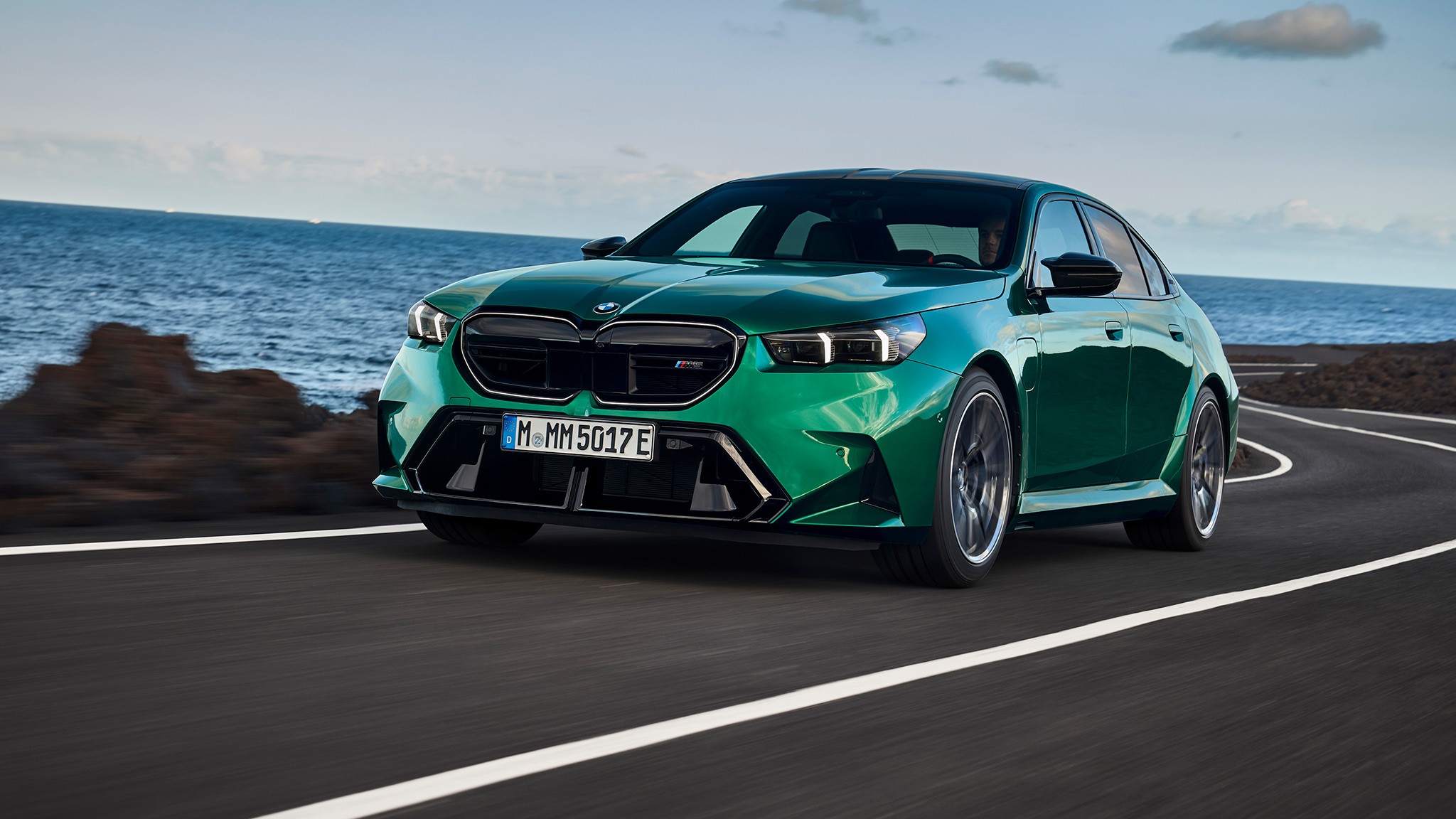 2025 BMW M5 sedan 44