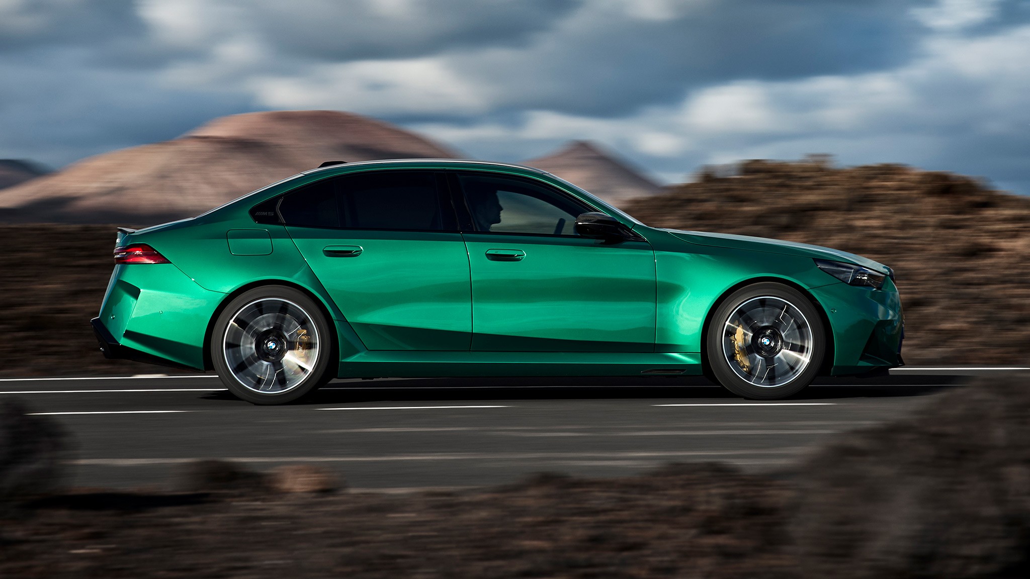 2025 BMW M5 sedan 51