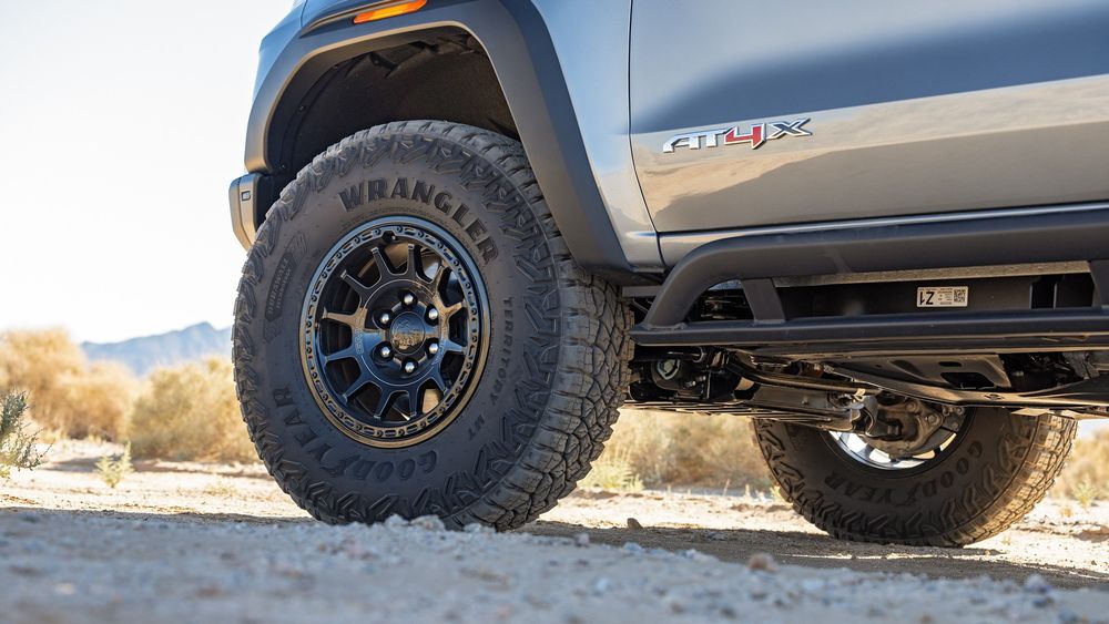 014 2024 GMC Canyon AT4X wheel