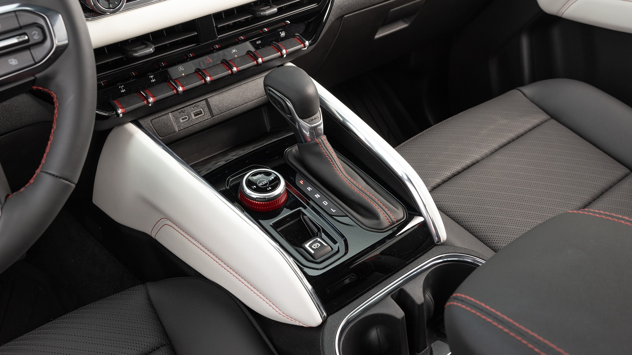 021 2024 GMC Canyon AT4X center console