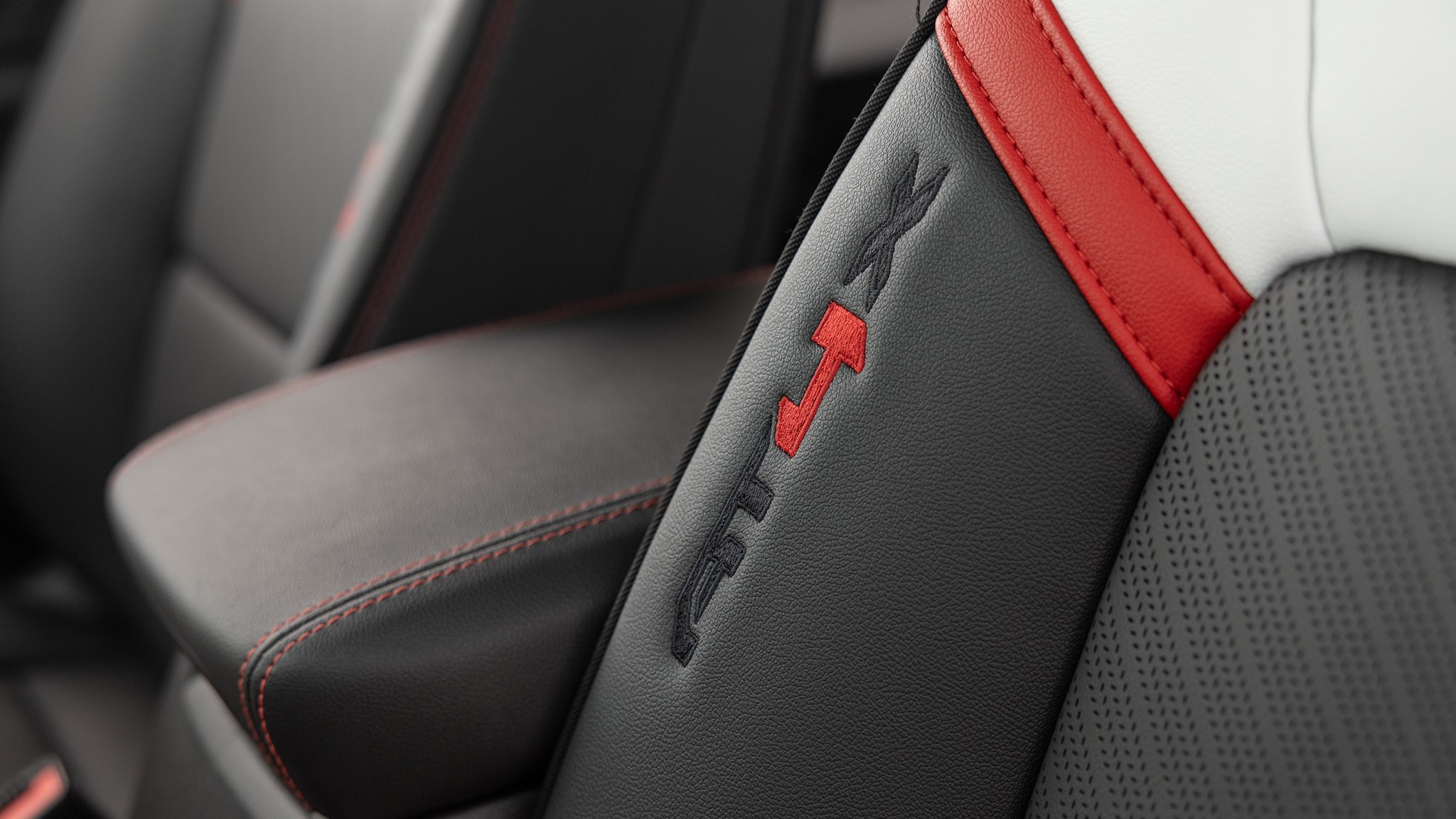 023 2024 GMC Canyon AT4X