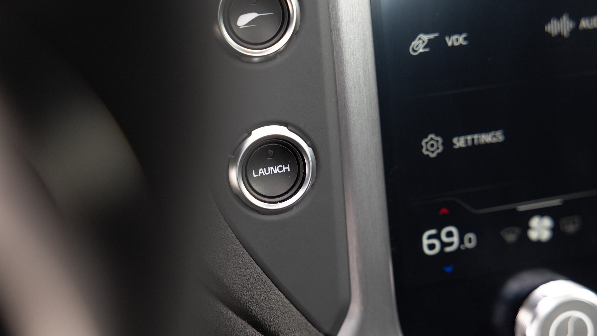 025 2024 McLaren 750S