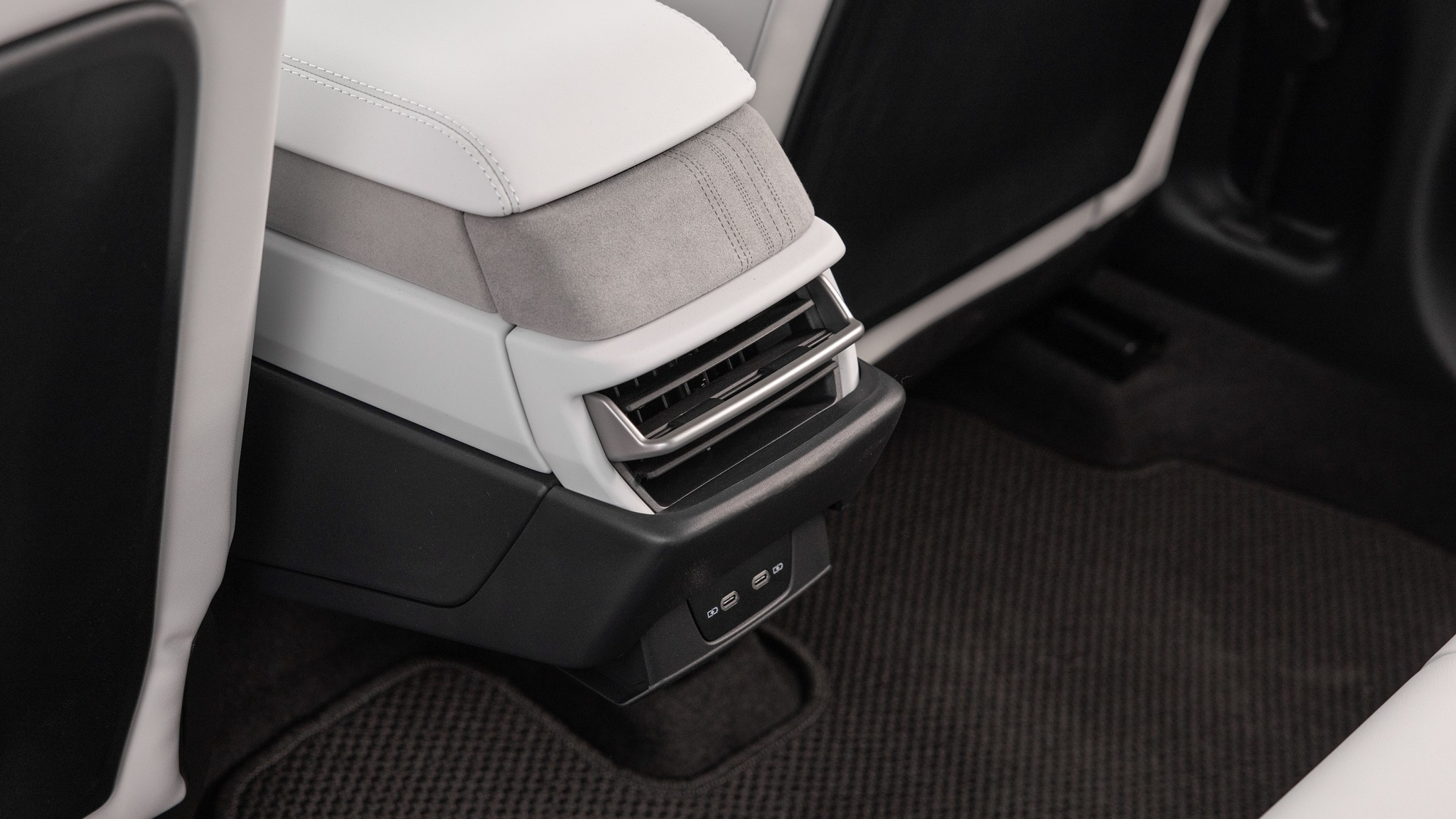 047 2024 Fisker Ocean