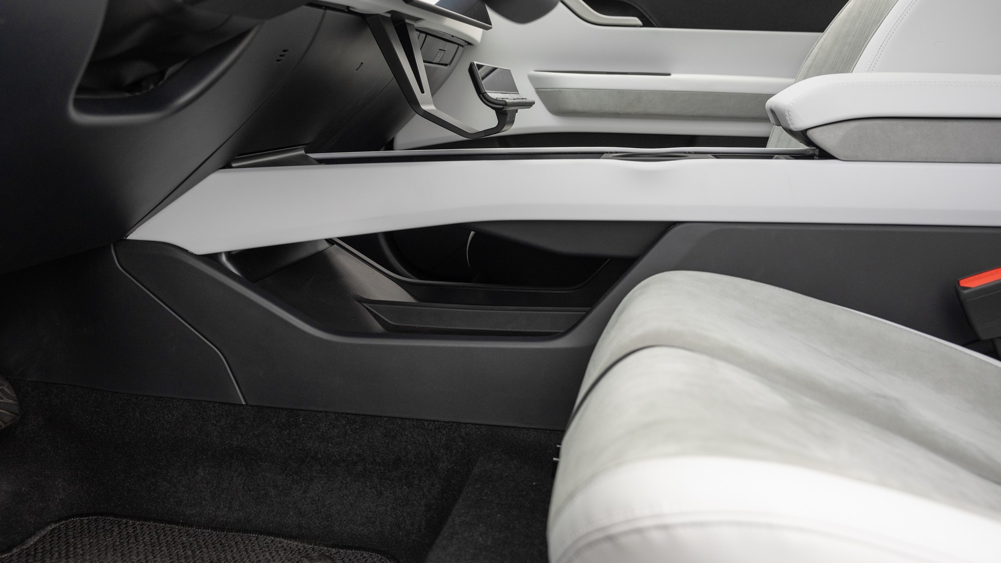 048 2024 Fisker Ocean