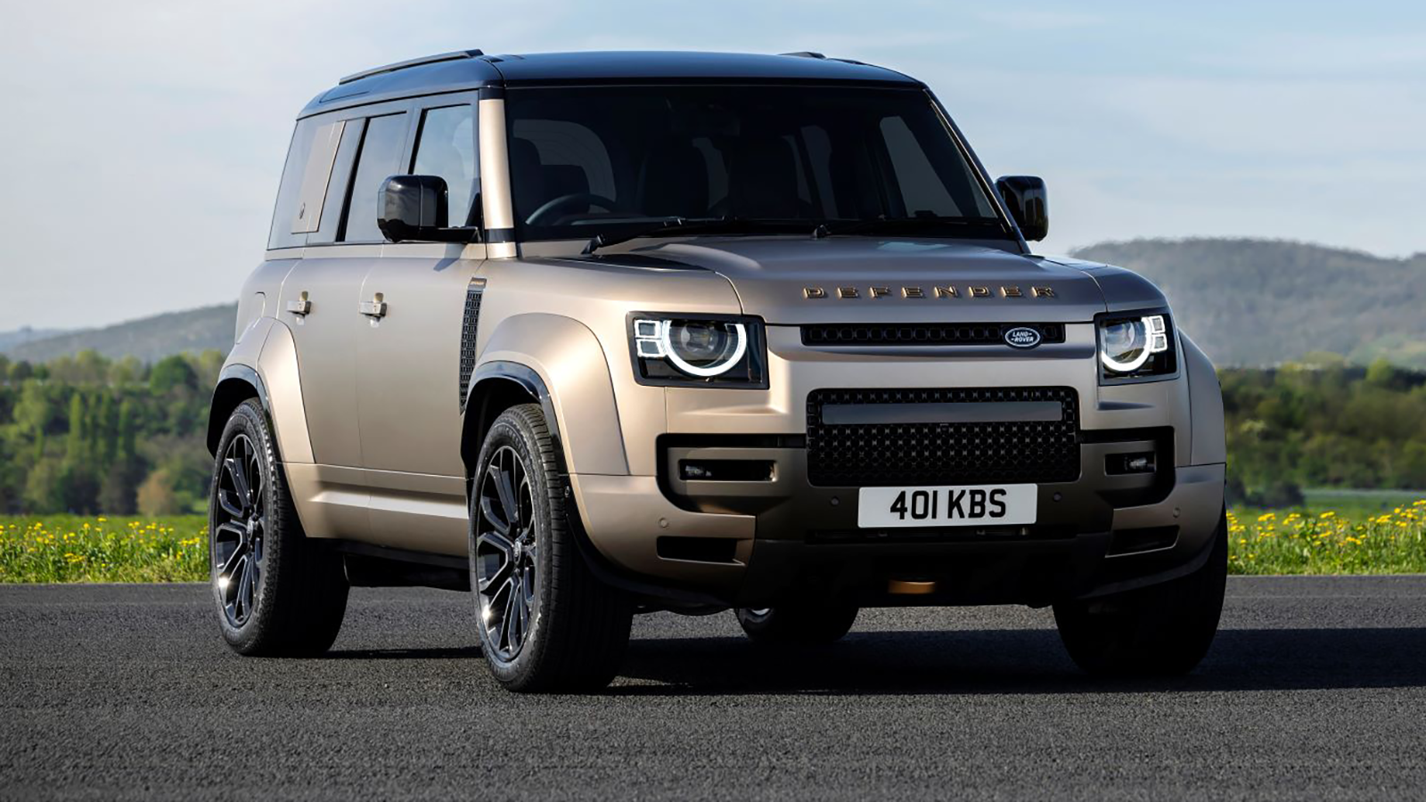 2025 Land Rover Defender 110 OCTA 33