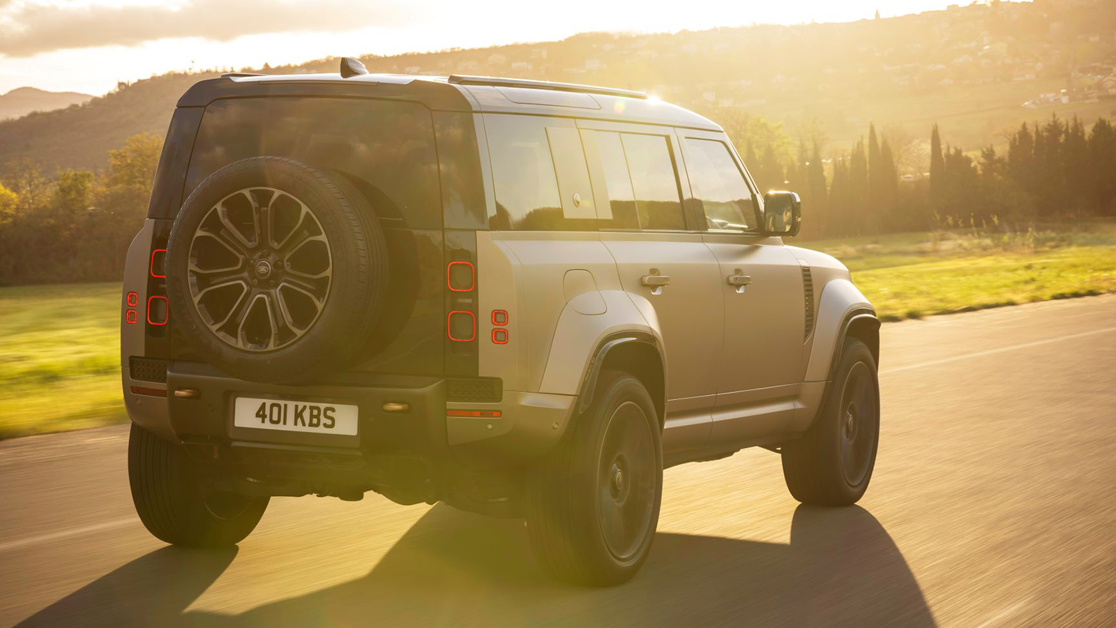 2025 Land Rover Defender 110 OCTA 22