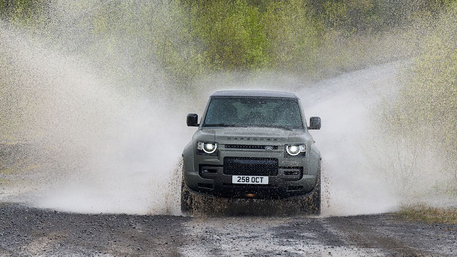 2025 Land Rover Defender 110 OCTA 19