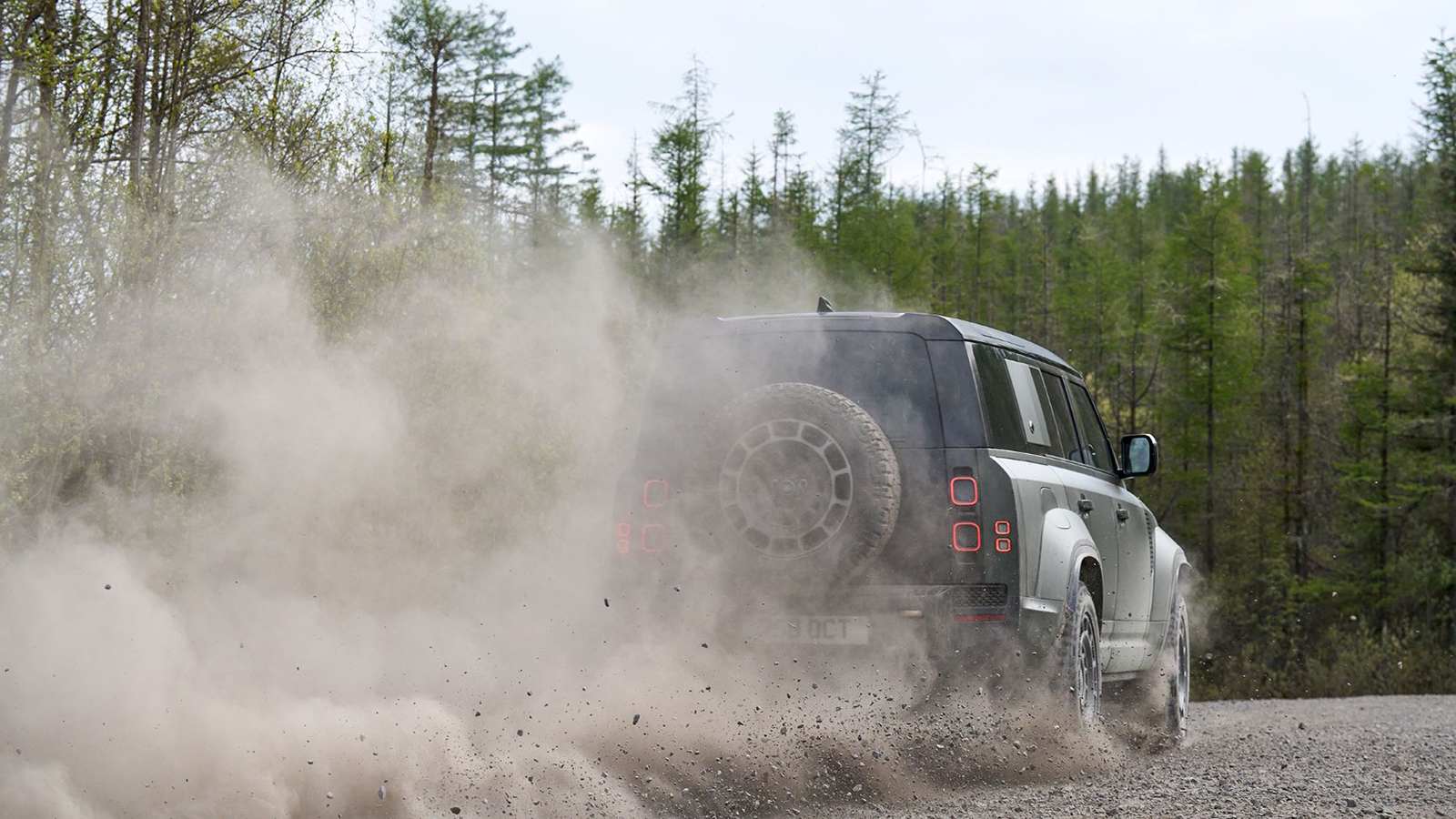 2025 Land Rover Defender 110 OCTA 17