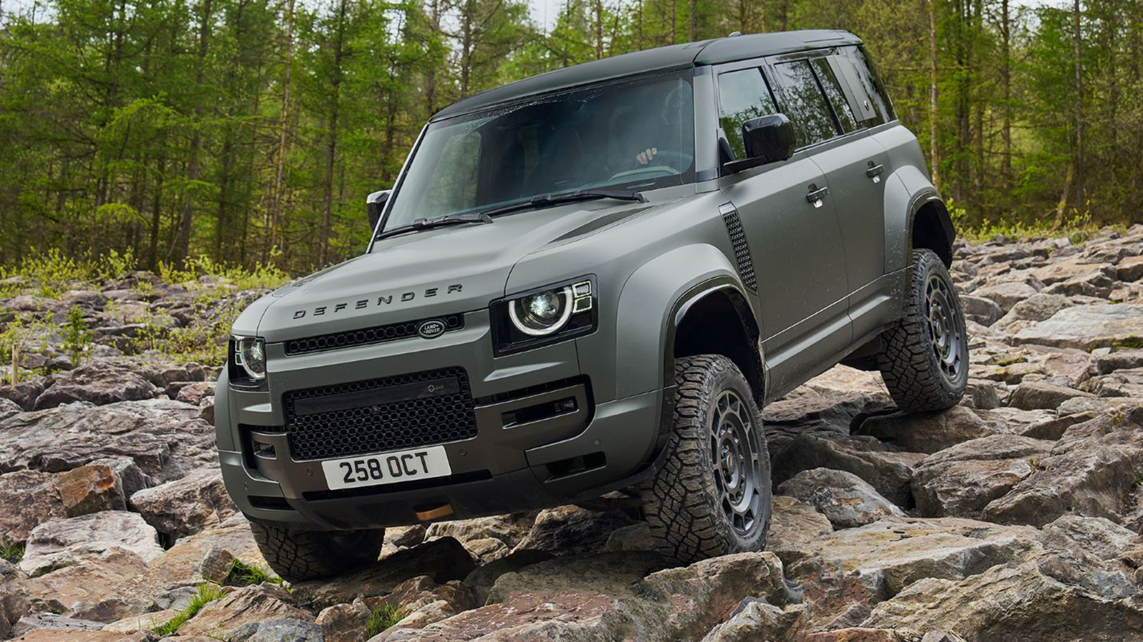 2025 Land Rover Defender 110 OCTA 14