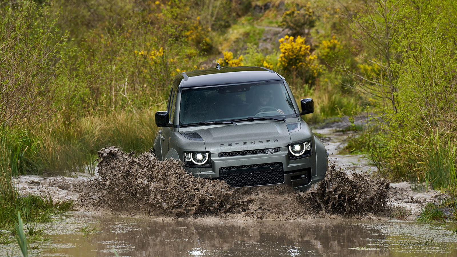 2025 Land Rover Defender 110 OCTA 12