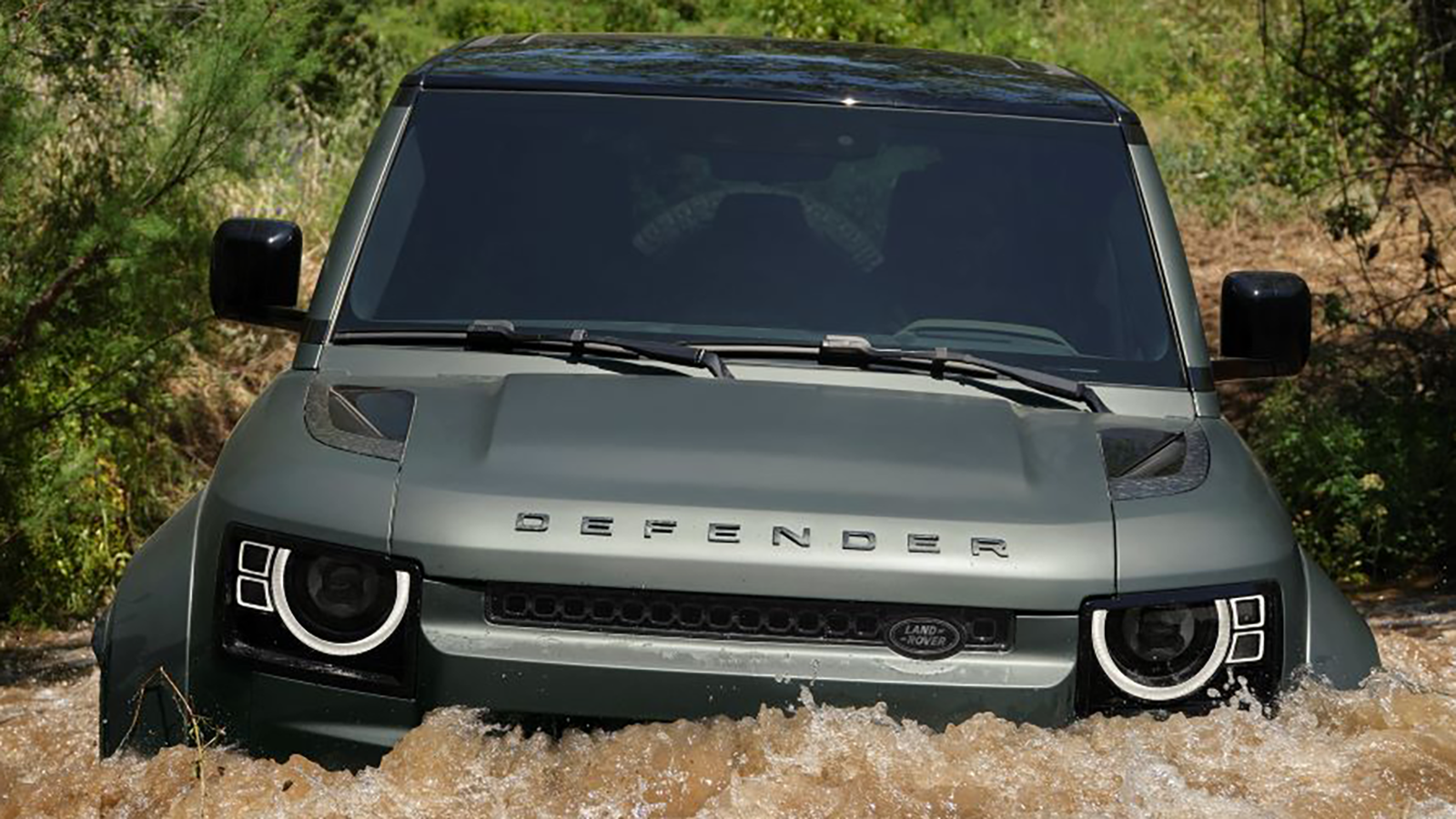 2025 Land Rover Defender 110 OCTA 1