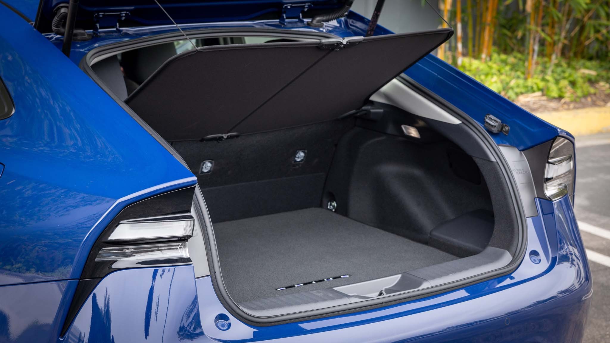 014 2024 Toyota Prius Prime SE