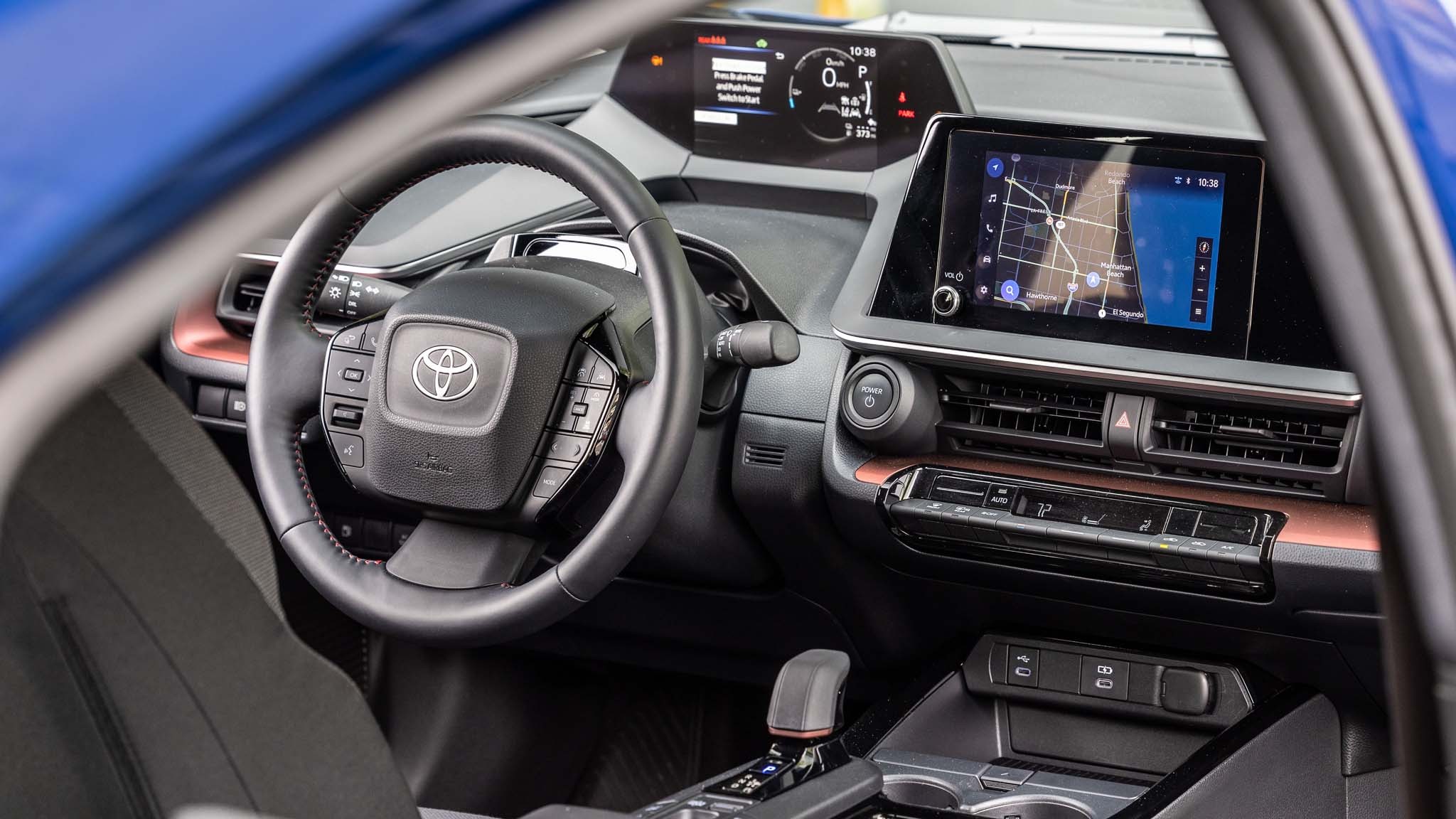 015 2024 Toyota Prius Prime SE interior