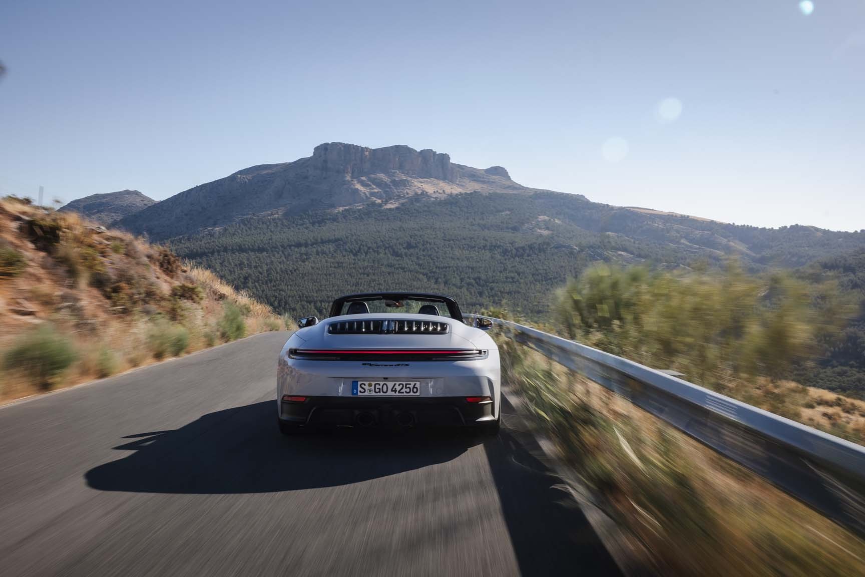 006 2025 porsche 911 gts hybrid