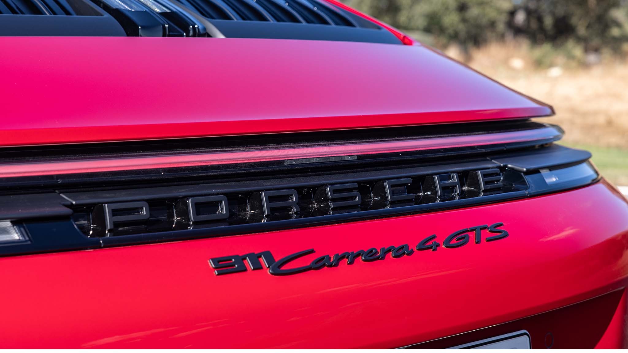 014 2025 porsche 911 gts hybrid