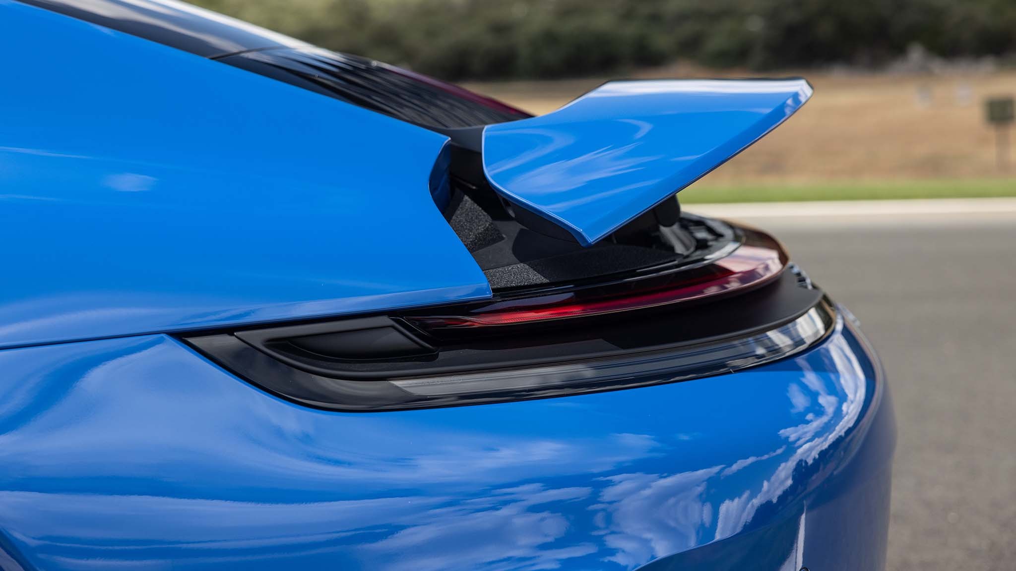 007 2025 porsche 911 Carrera