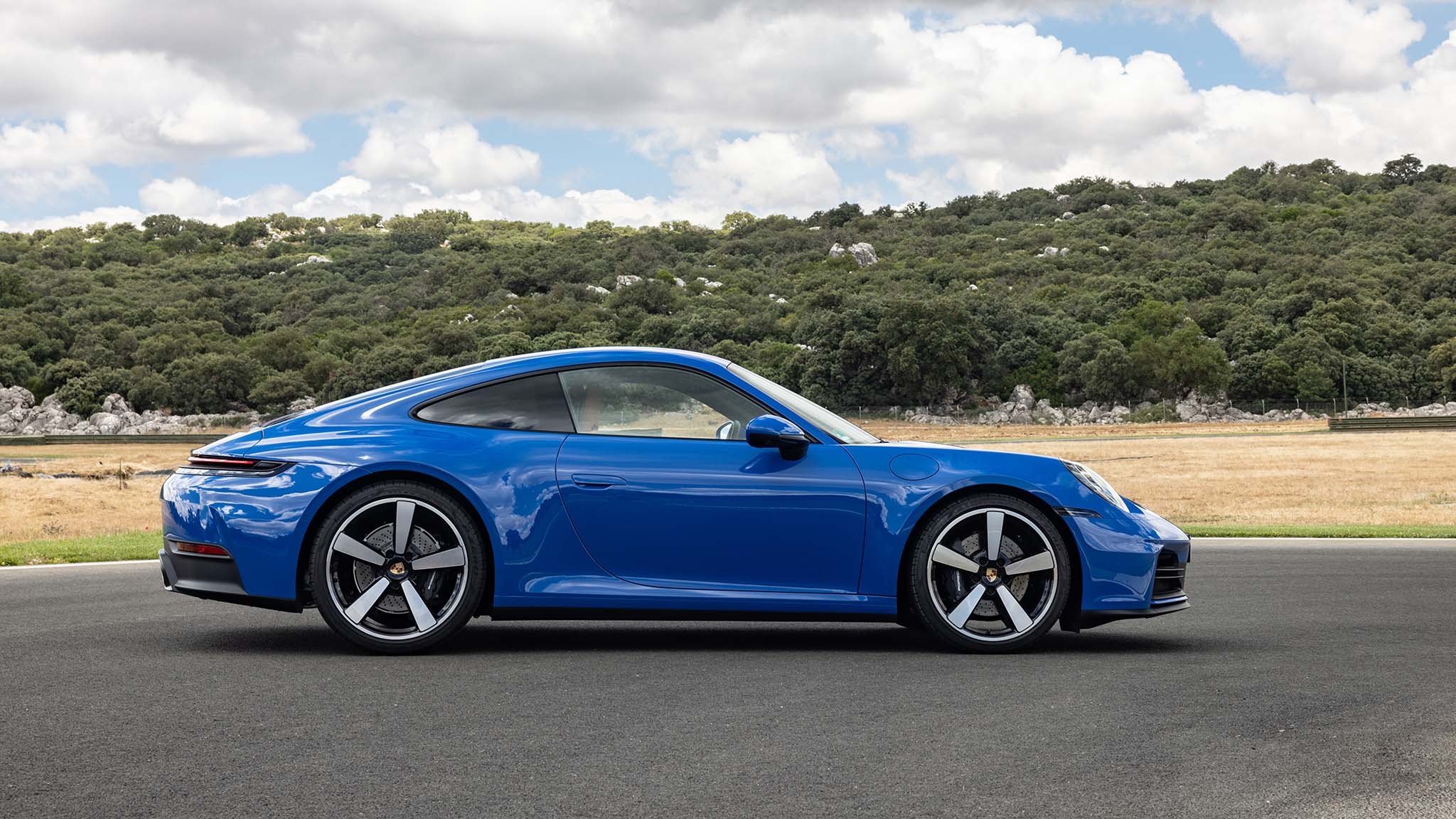 009 2025 porsche 911 Carrera