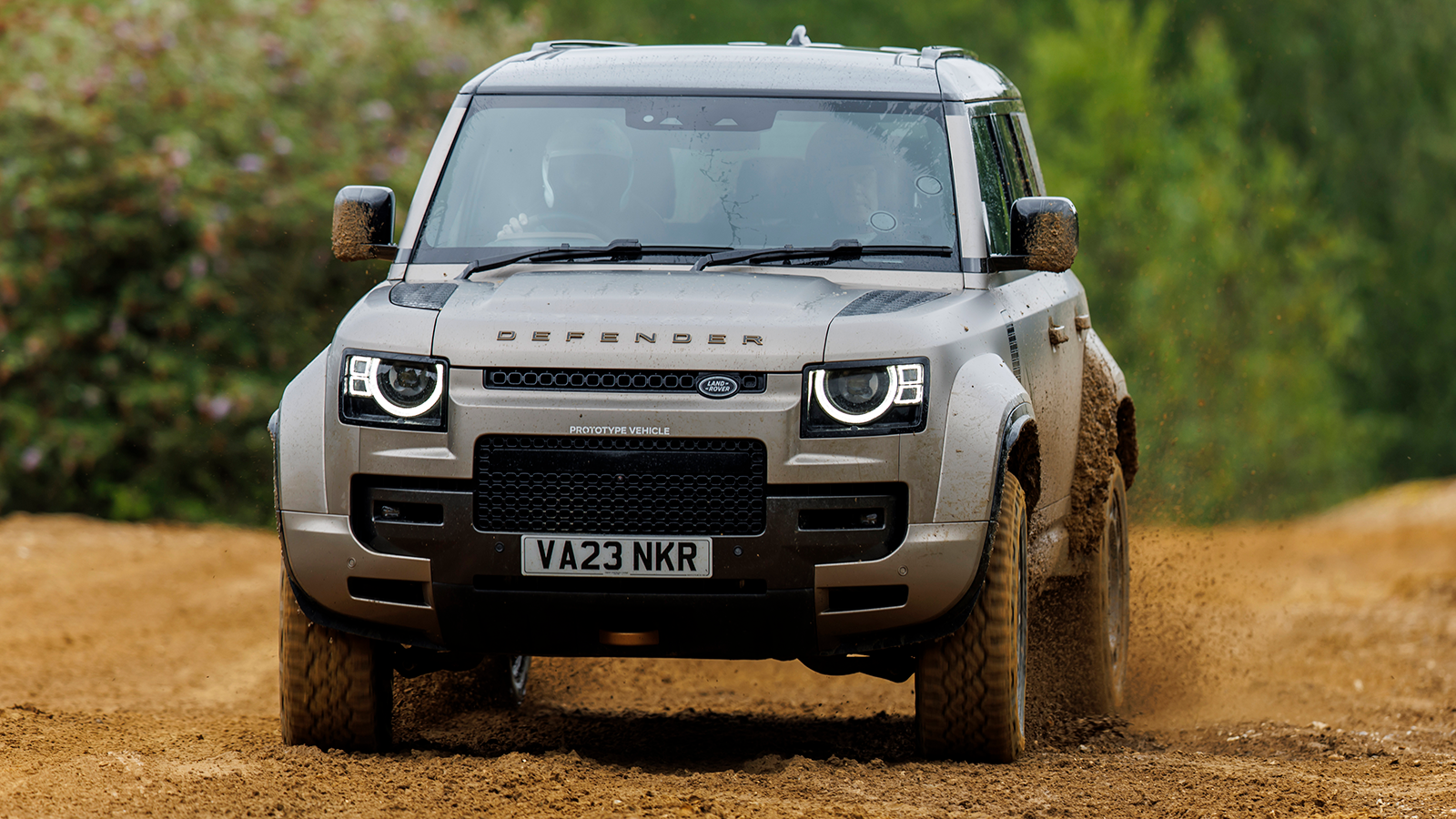 2025 Land Rover Defender OCTA Goodwood 13