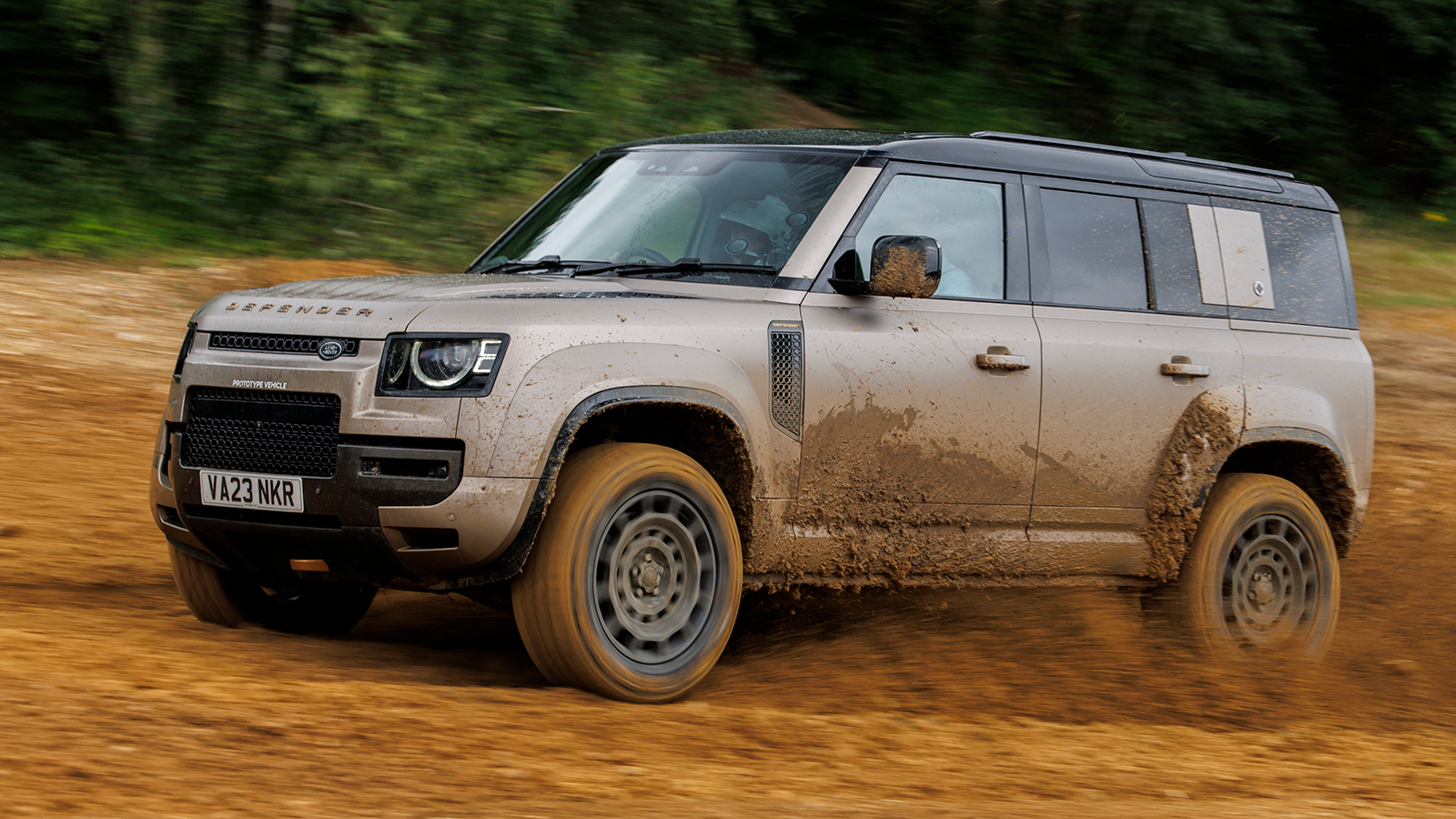 2025 Land Rover Defender OCTA Goodwood 4