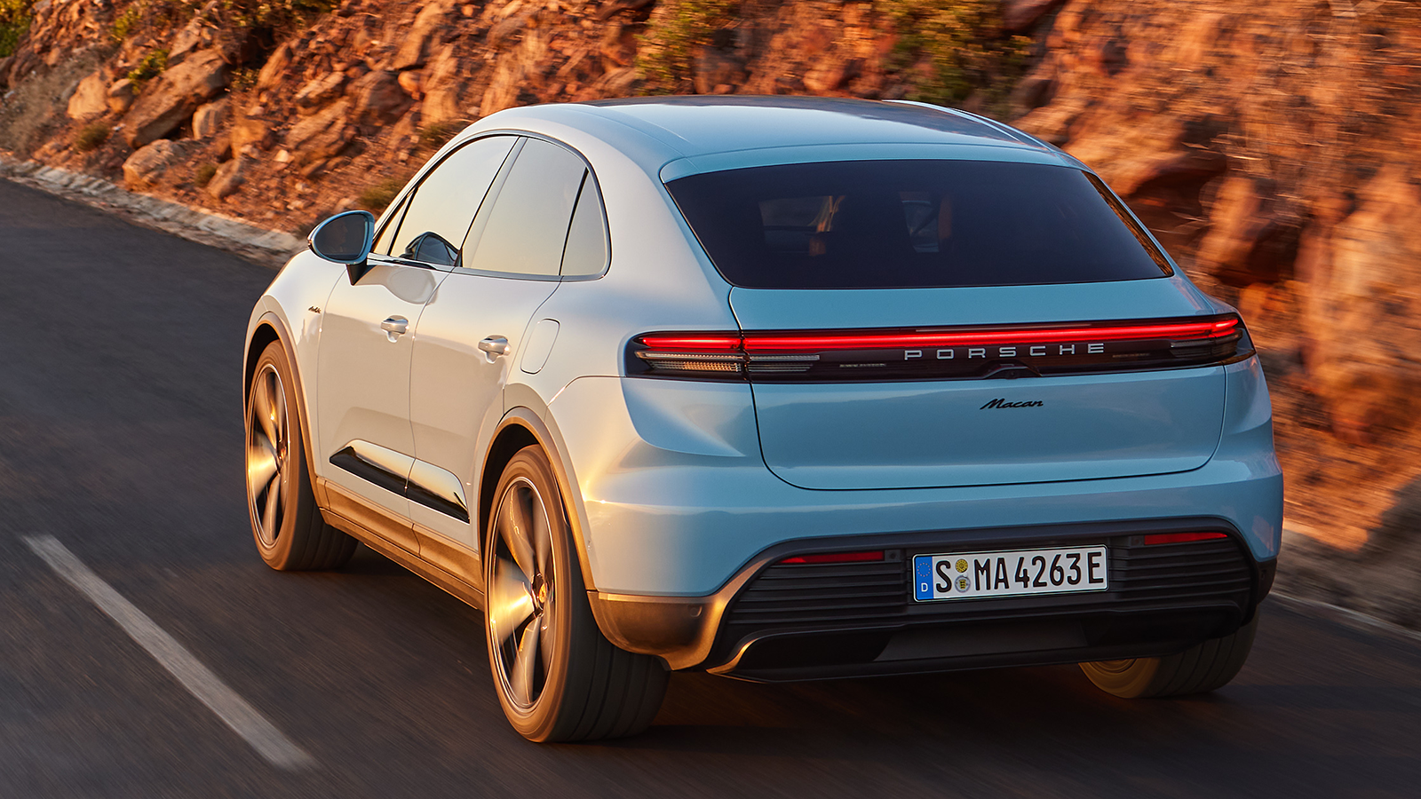 2025 Porsche Macan RWD Electric SUV 9