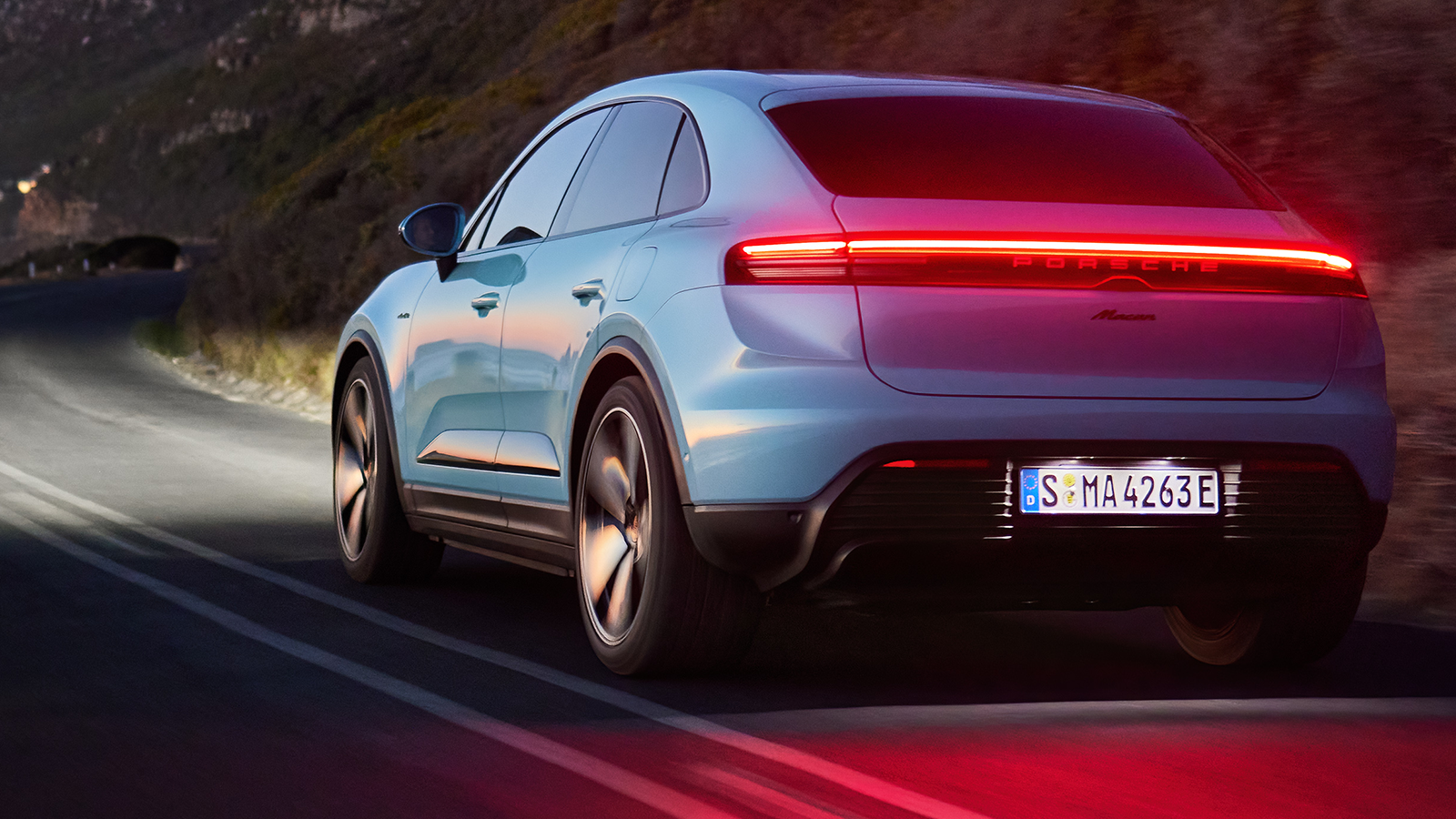 2025 Porsche Macan RWD Electric SUV 8