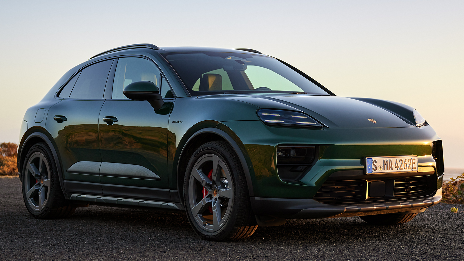 2025 Porsche Macan 4S Electric SUV 15