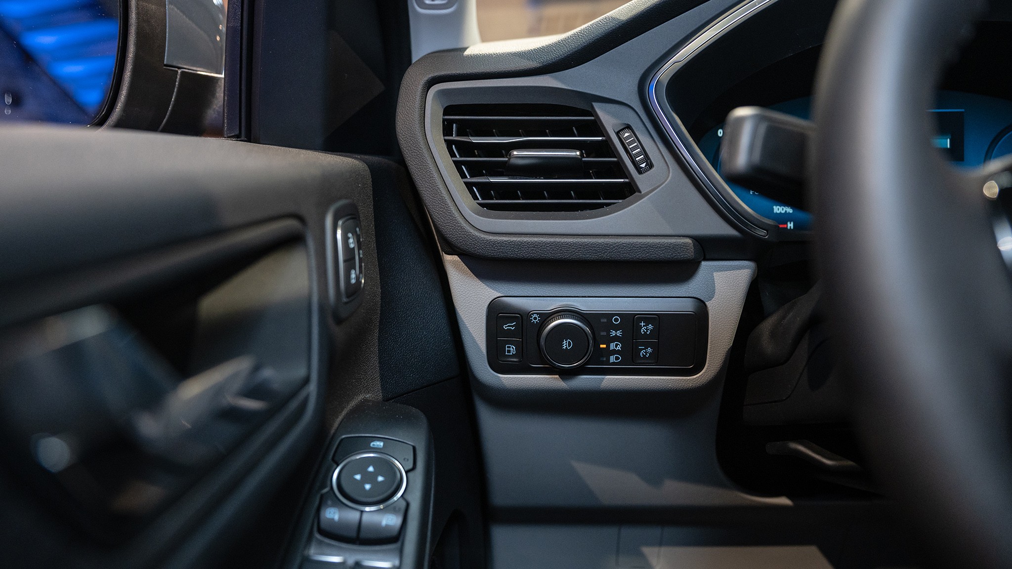 20 2025 Ford Escape PHEV interior