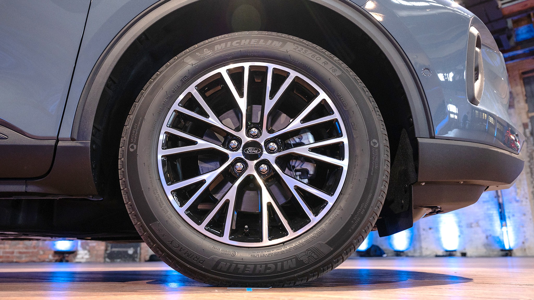 28 2025 Ford Escape PHEV tire wheel