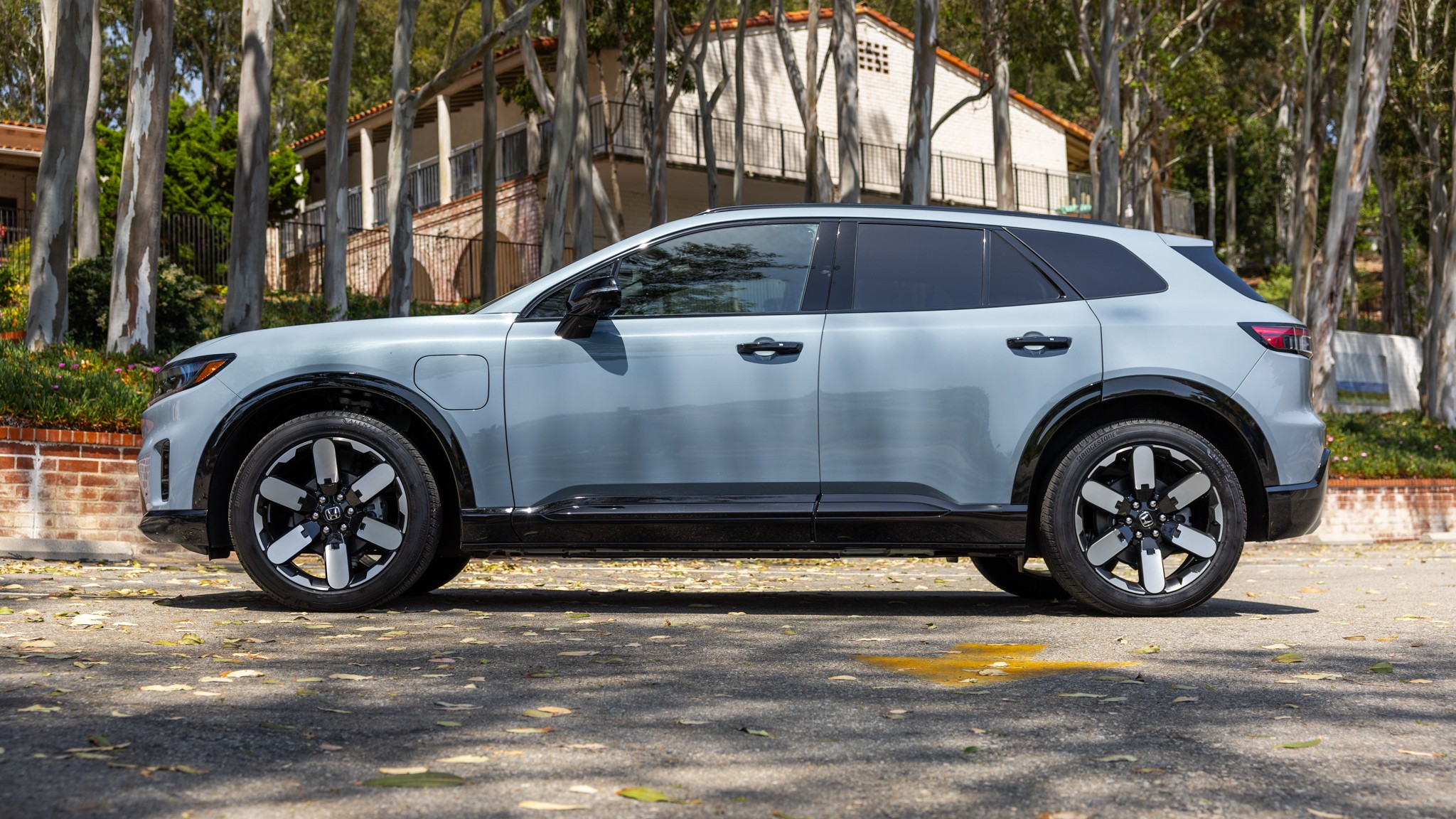 032 2024 Honda Prologue side profile