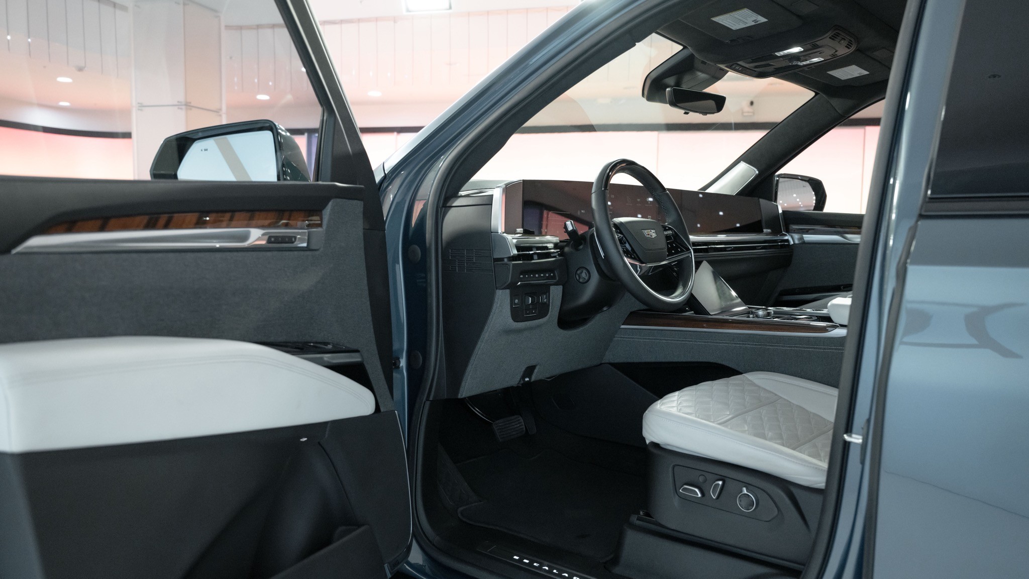 2025 cadillac escalade sport platinum pham 18