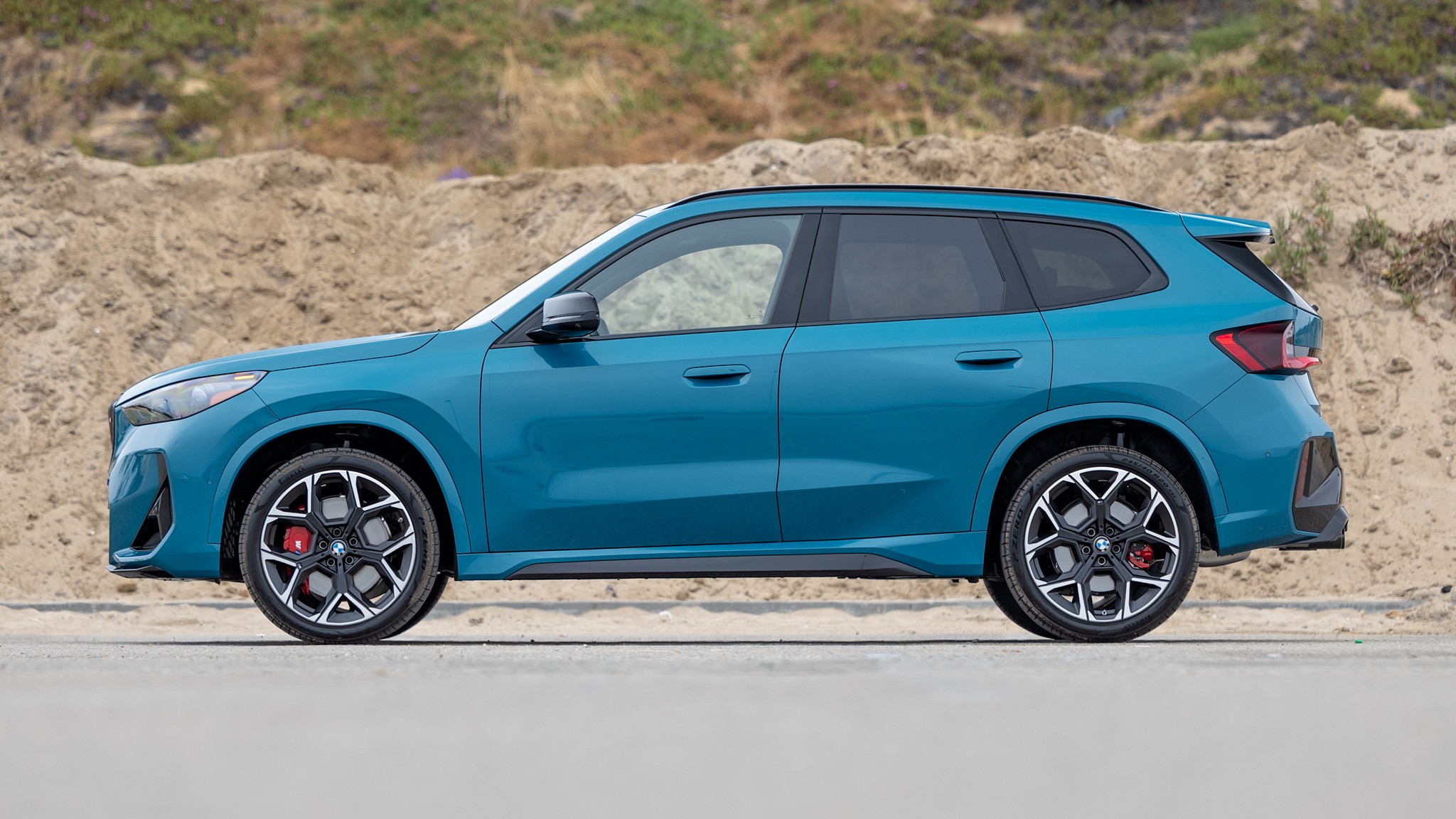 007 2024 BMW X1 M35i Side