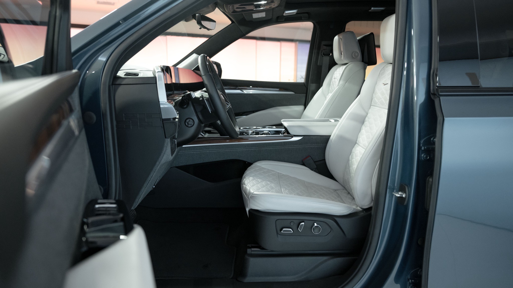 2025 cadillac escalade sport platinum pham 25