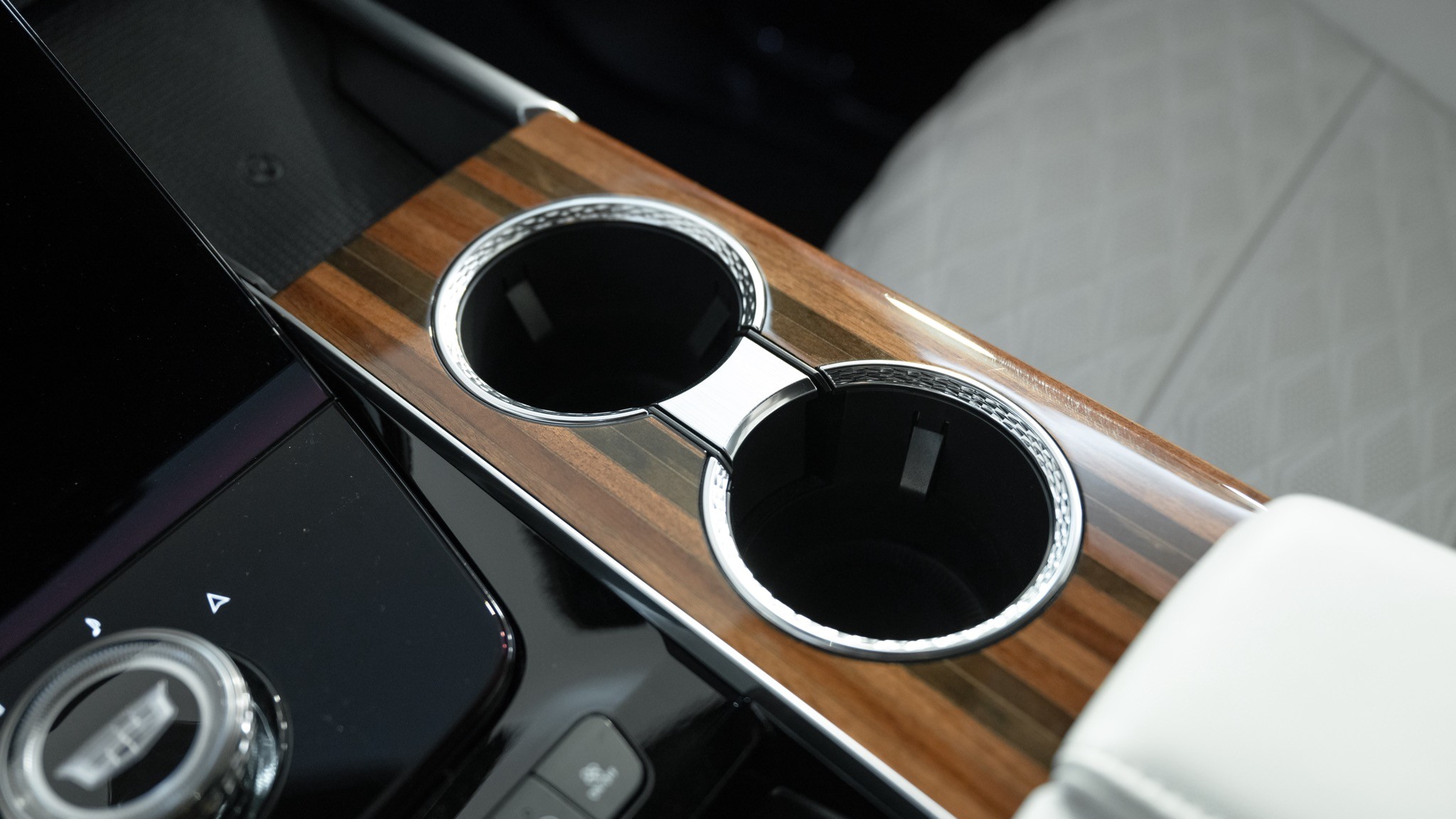 2025 cadillac escalade sport platinum pham 30