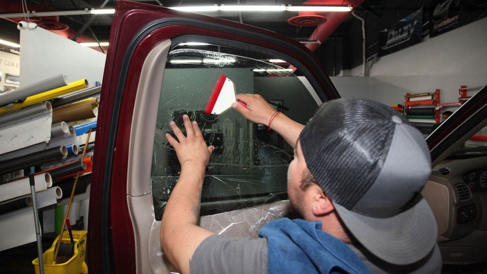 007 summer heat car tips window tinting motortrend