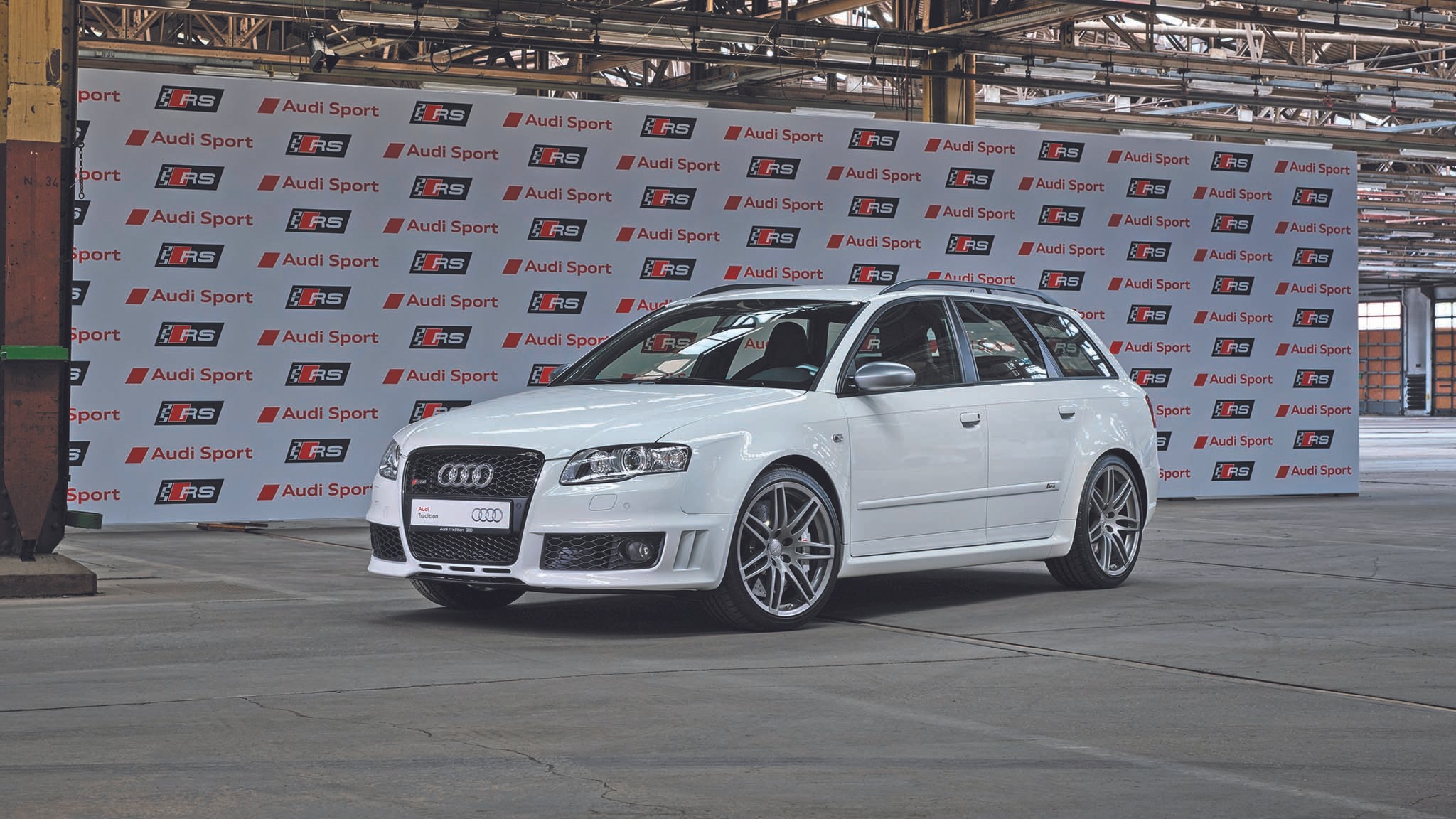 Audi RS4 Supercar Evolution 01