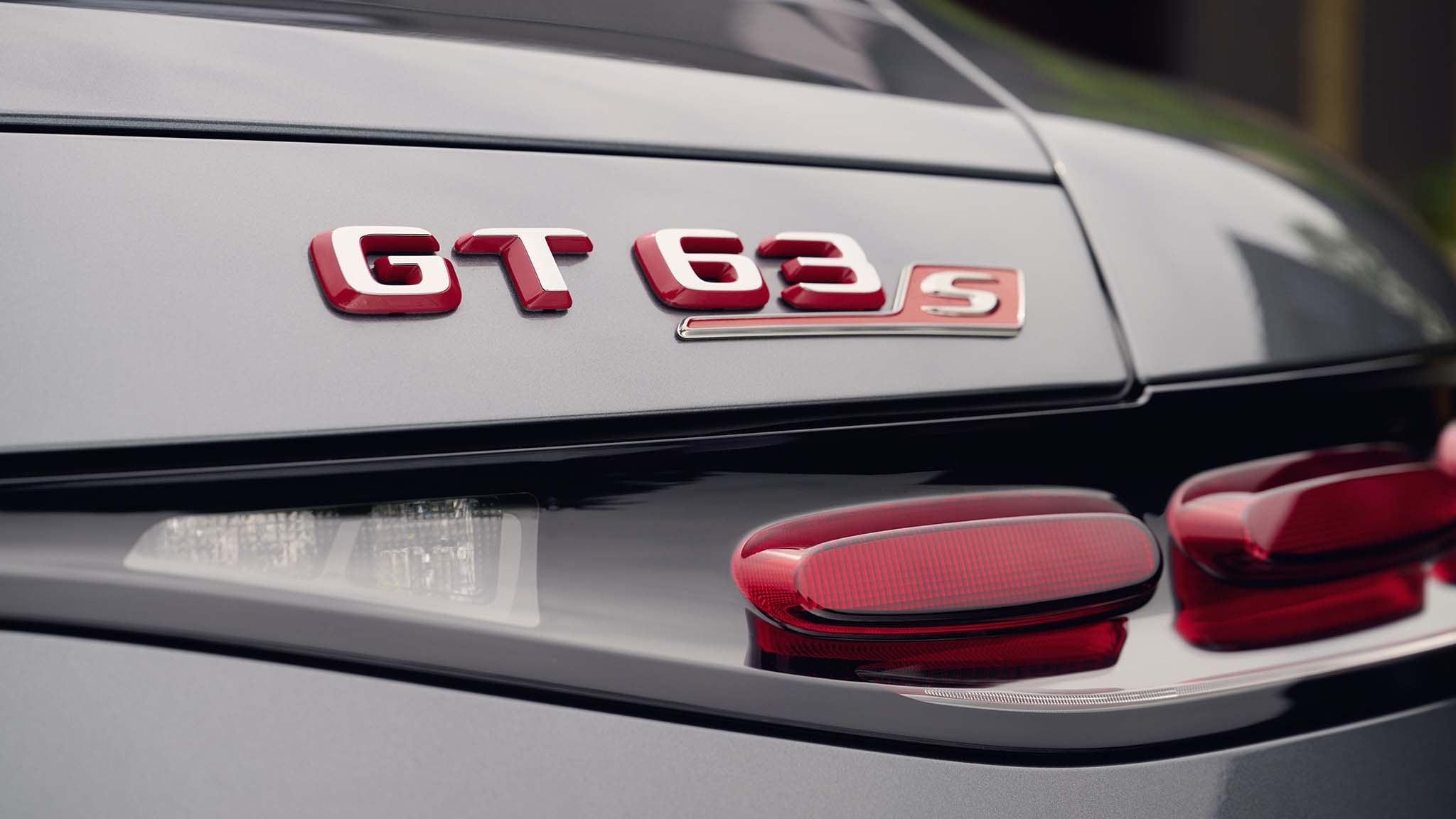 010 2025 mercedes amg gt63