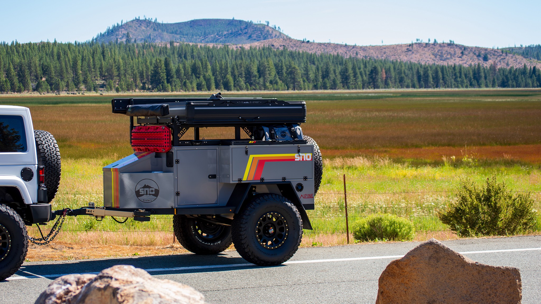 SNO Alpine Trailer   2