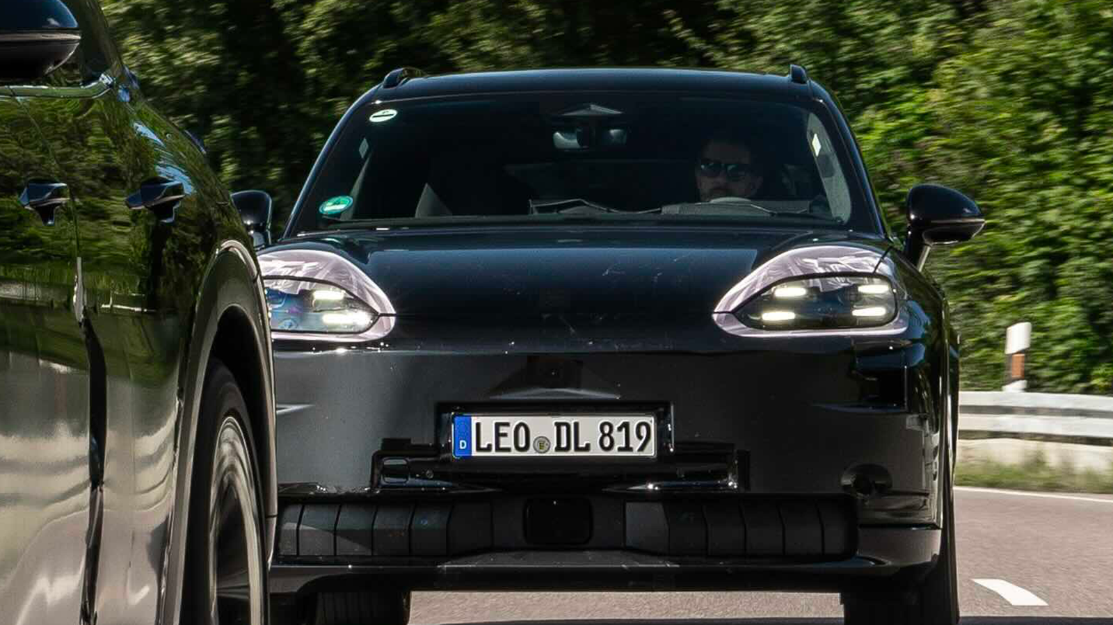fourth gen Porsche Cayenne Electric EV SUV 4