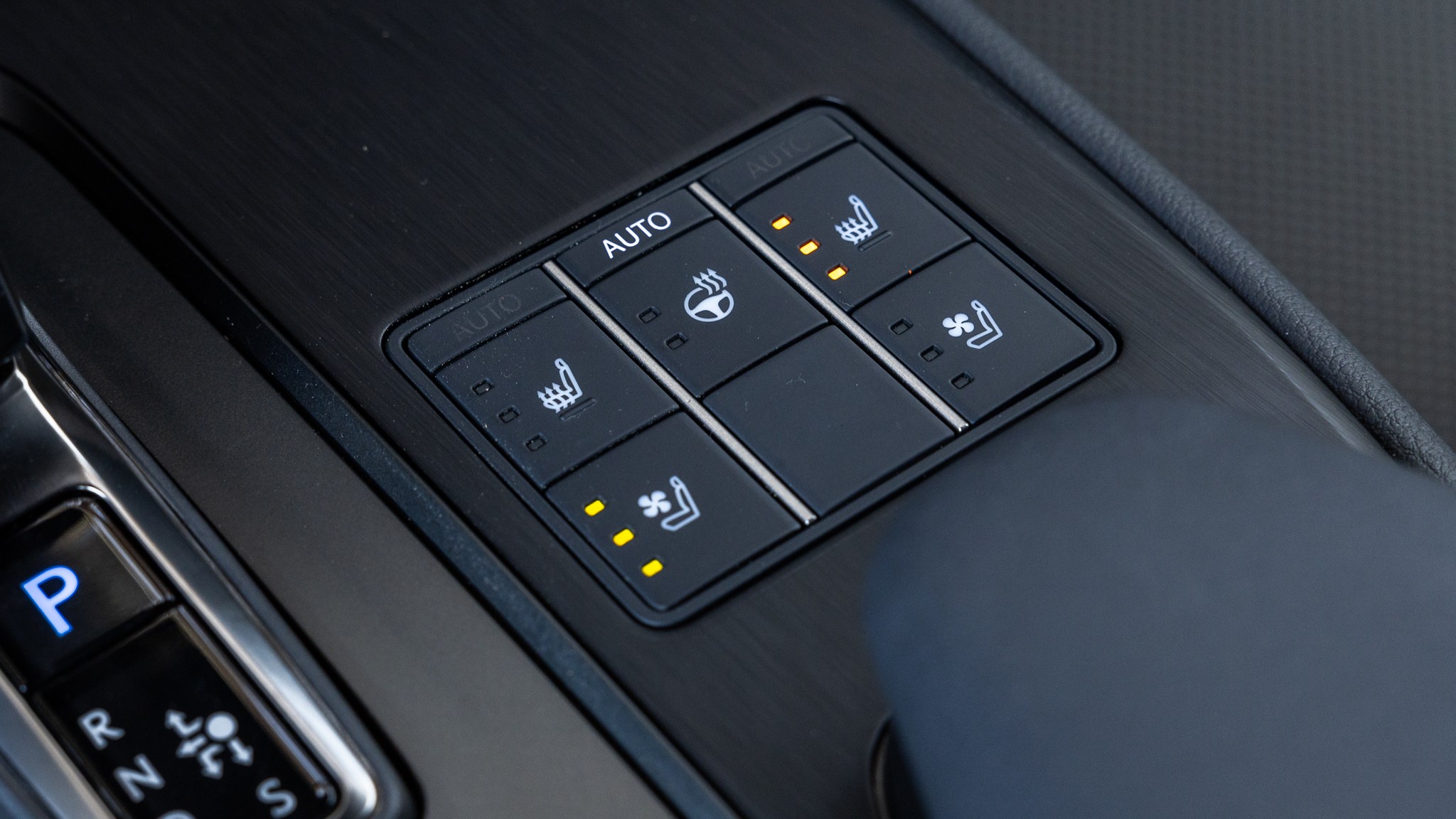 021 2025 Lexus UX 300h Hybrid