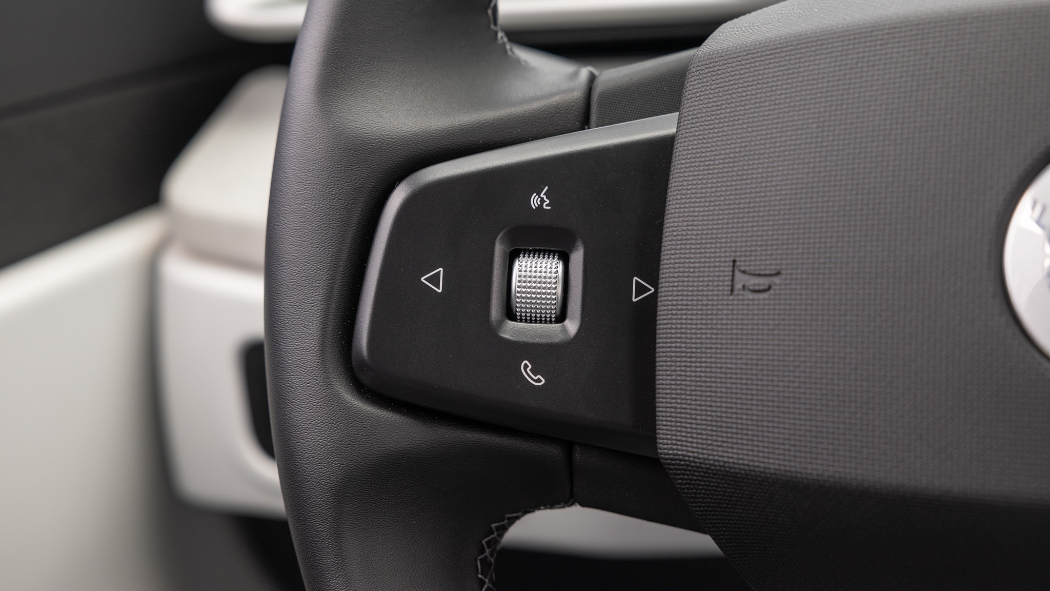 030 2024 Fisker Ocean